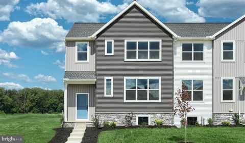 Photo of 71 N Conifer Drive, ELIZABETHTOWN, PA 17022 (MLS # PALA2068420)