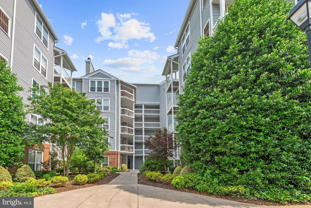 Photo of 10303 Appalachian Circle #9-214, OAKTON, VA 22124 (MLS # VAFX2347898)