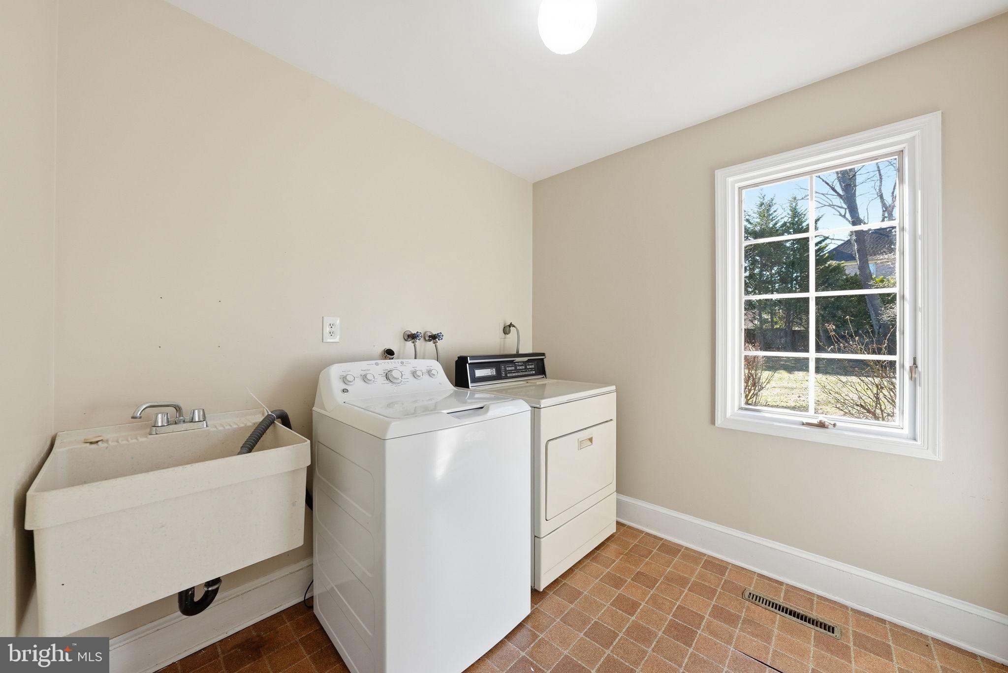 MCAULEY PARK - Residential