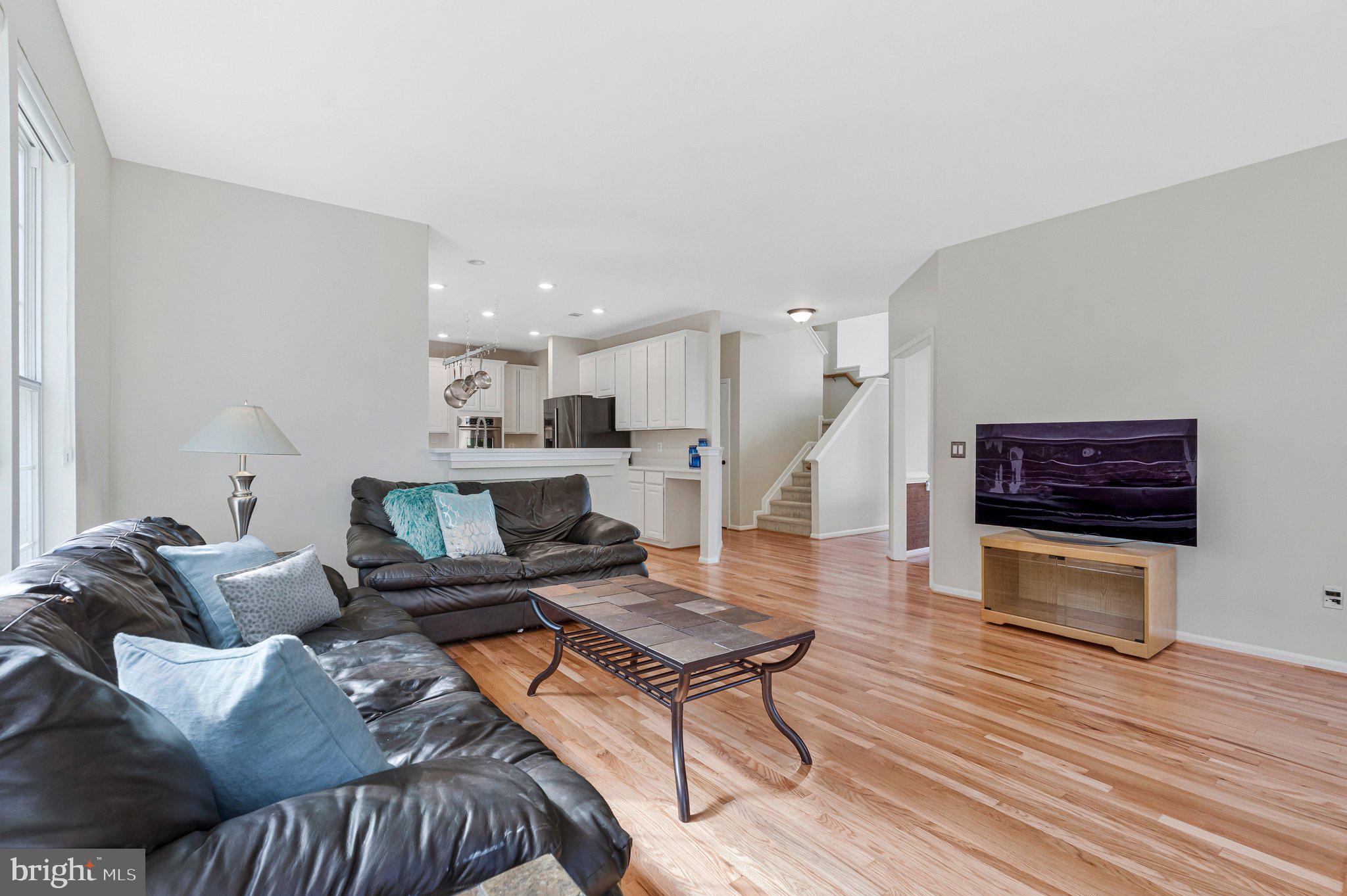 LOWES ISLAND/CASCADES - Residential