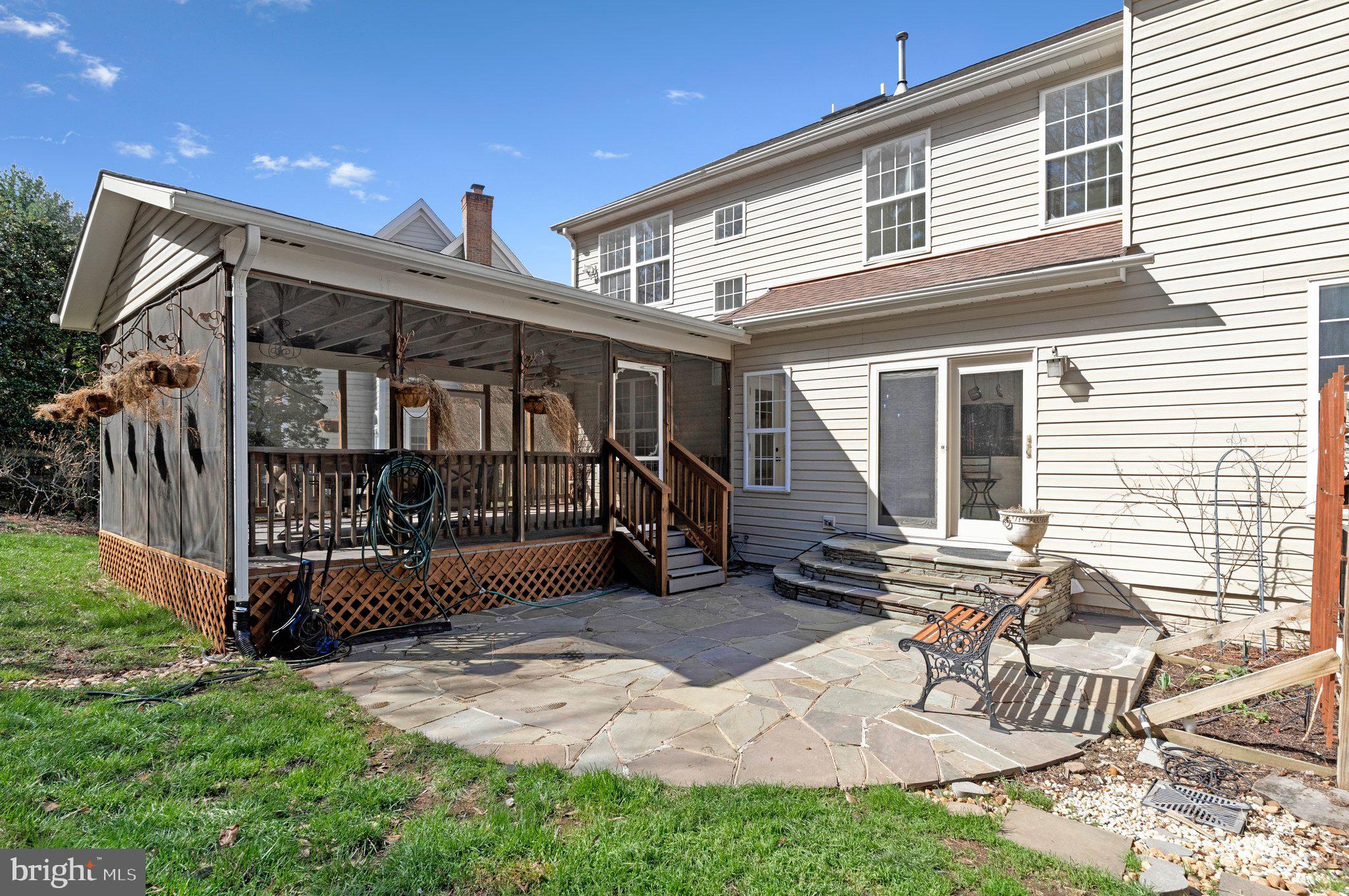 LOWES ISLAND/CASCADES - Residential