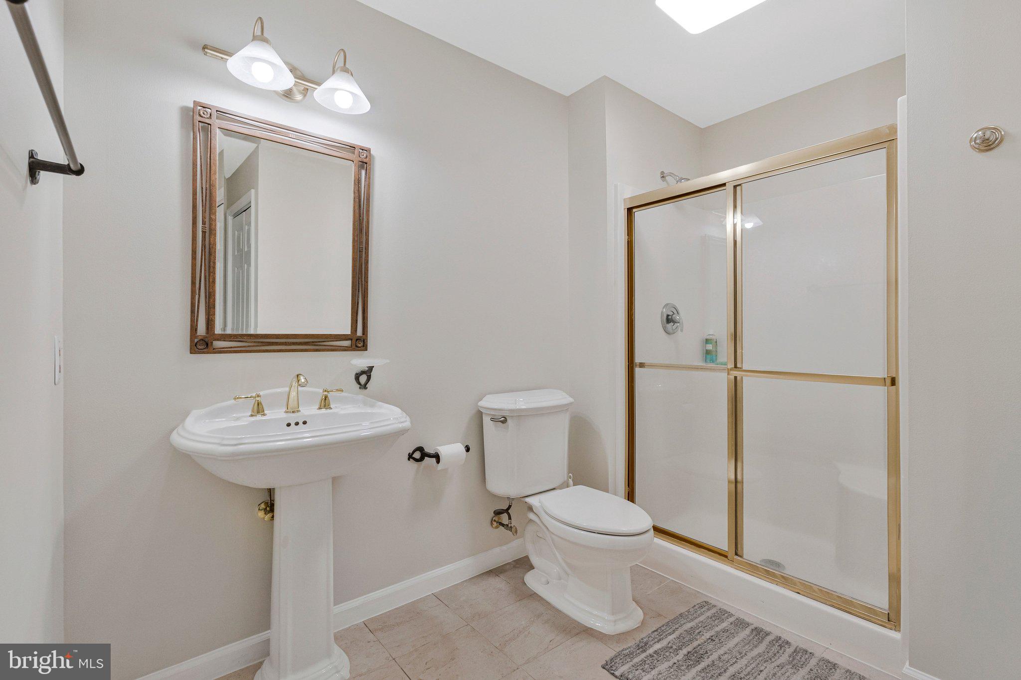 LOWES ISLAND/CASCADES - Residential