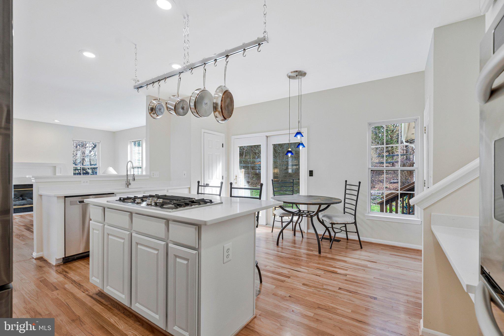 LOWES ISLAND/CASCADES - Residential