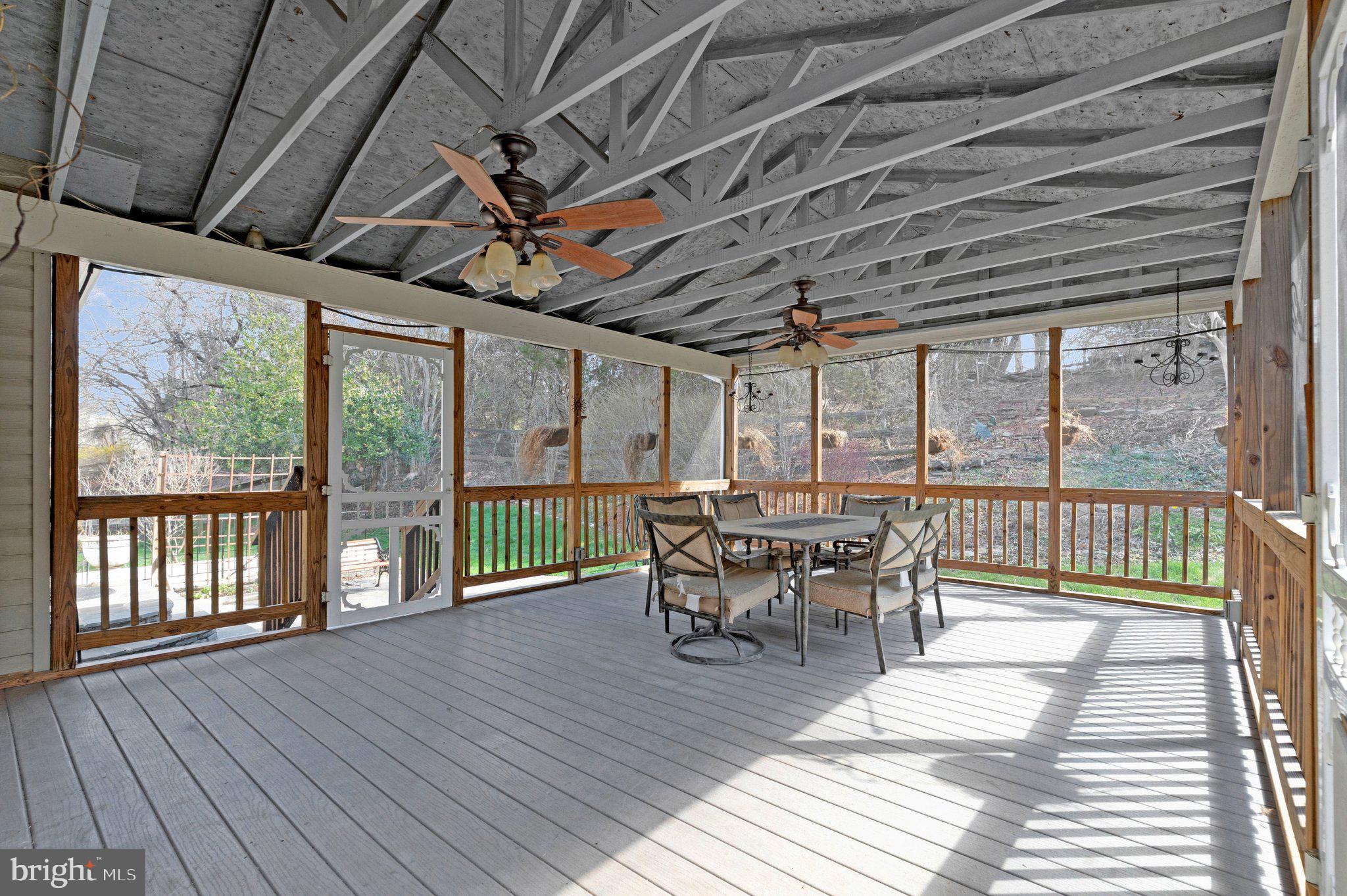 LOWES ISLAND/CASCADES - Residential