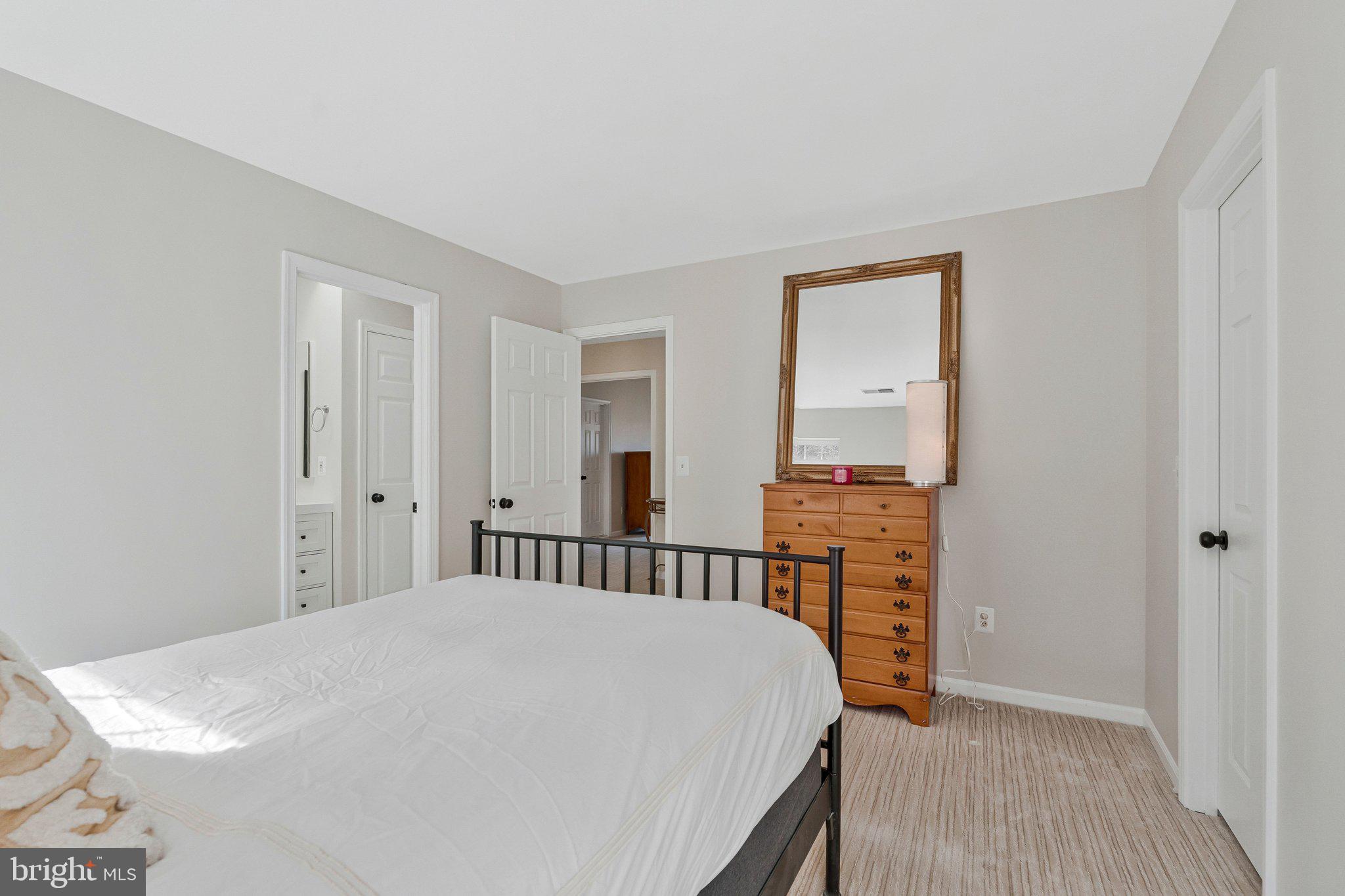 LOWES ISLAND/CASCADES - Residential