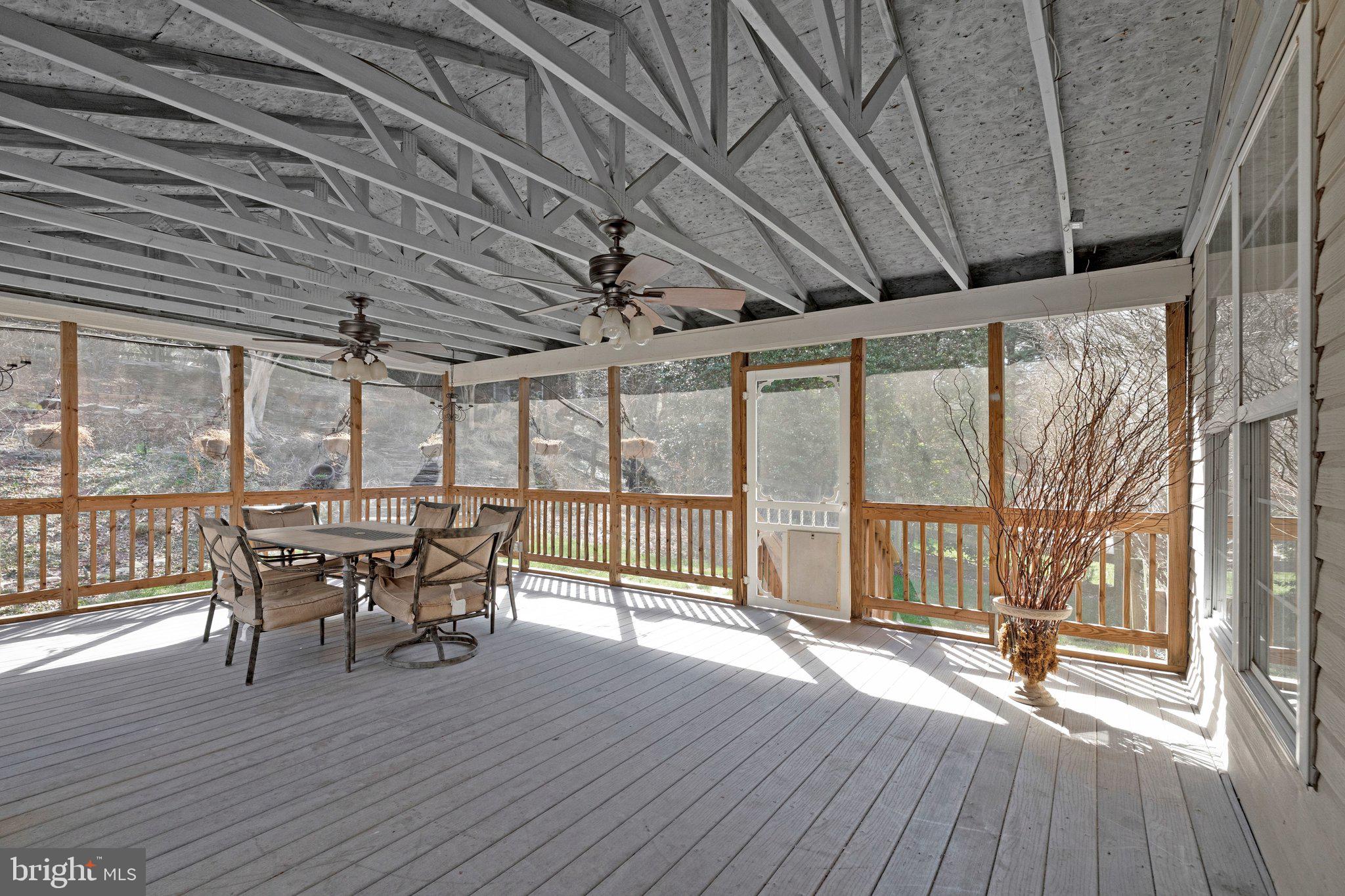 LOWES ISLAND/CASCADES - Residential