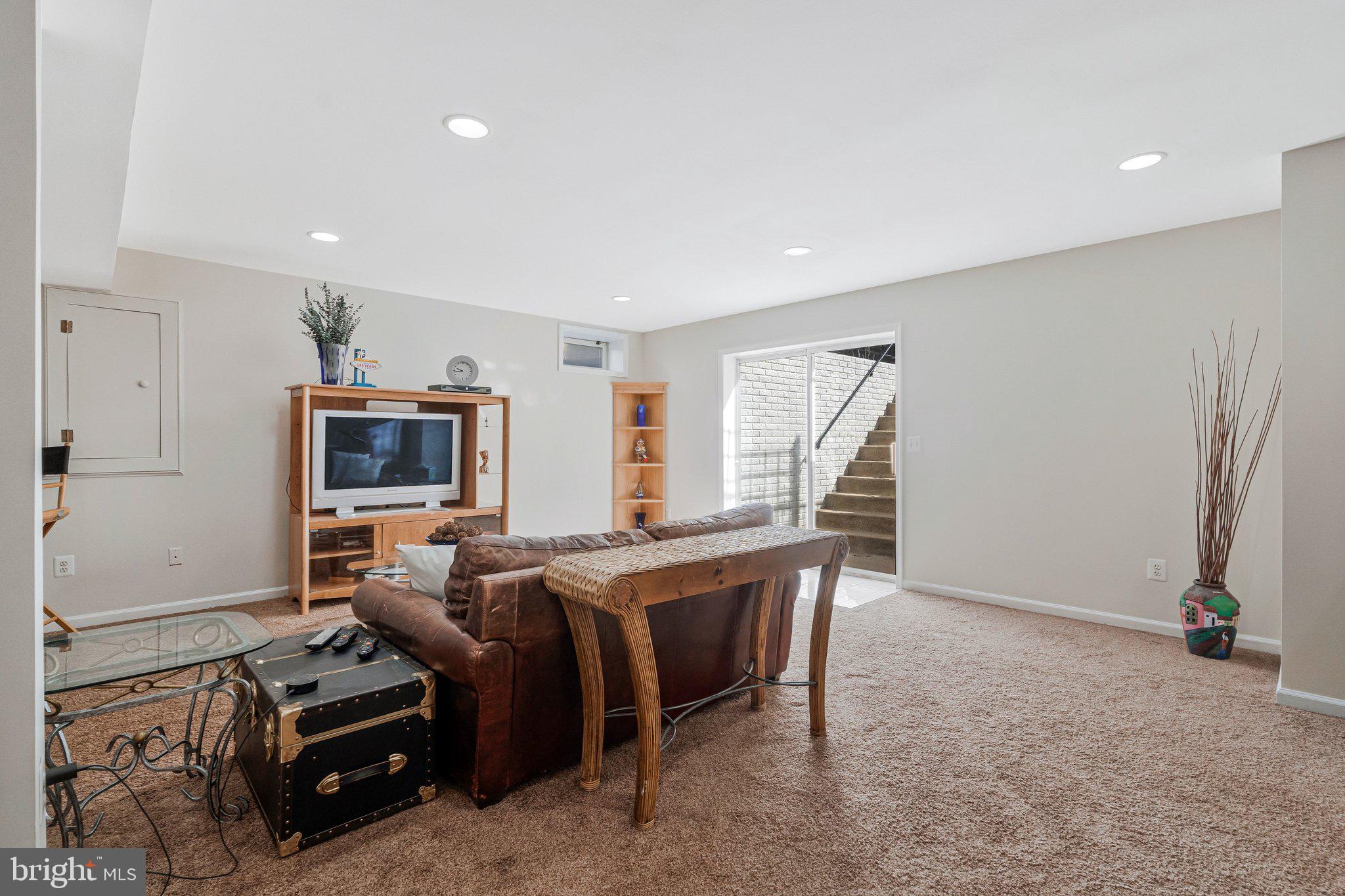 LOWES ISLAND/CASCADES - Residential