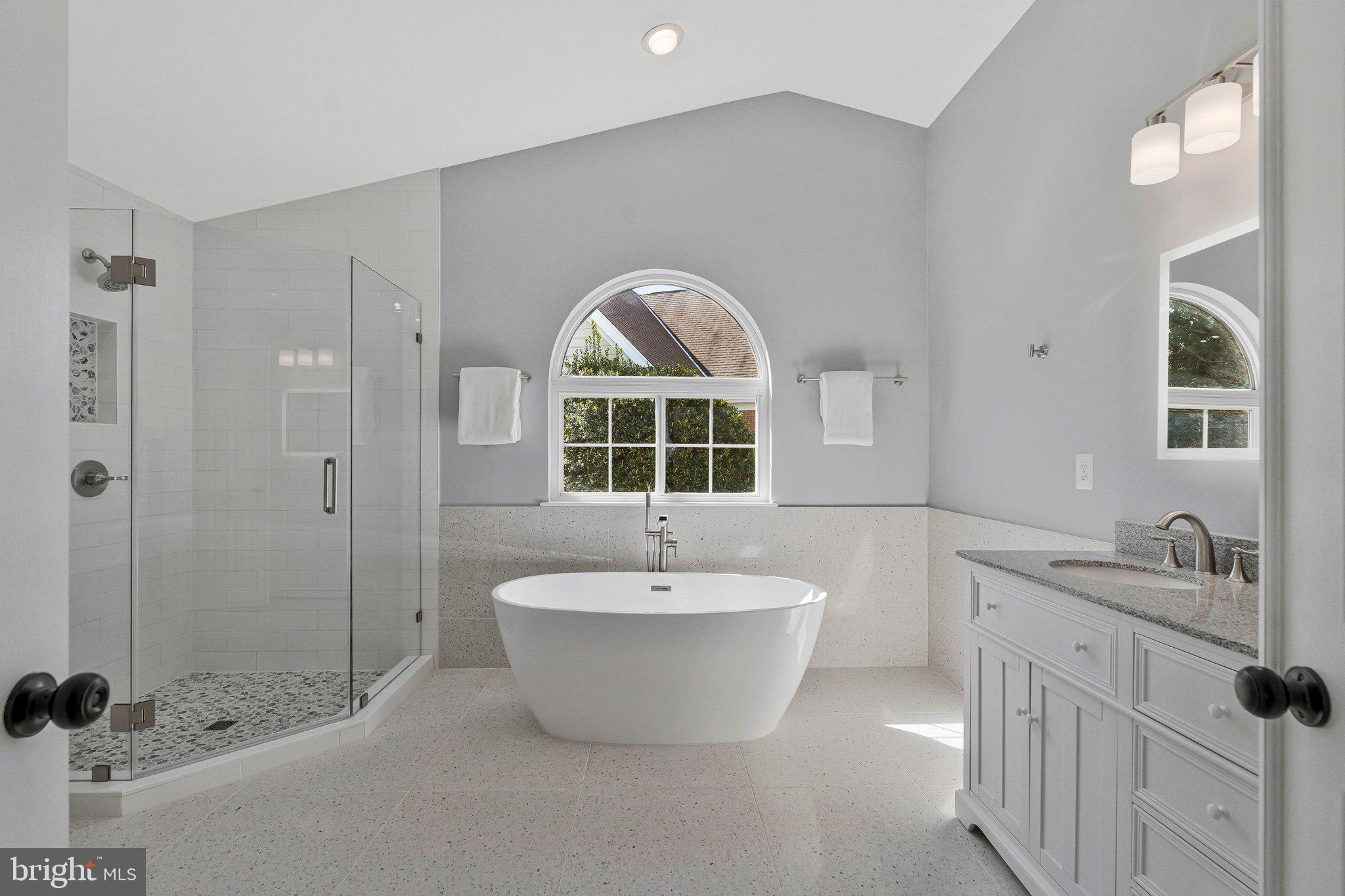 LOWES ISLAND/CASCADES - Residential