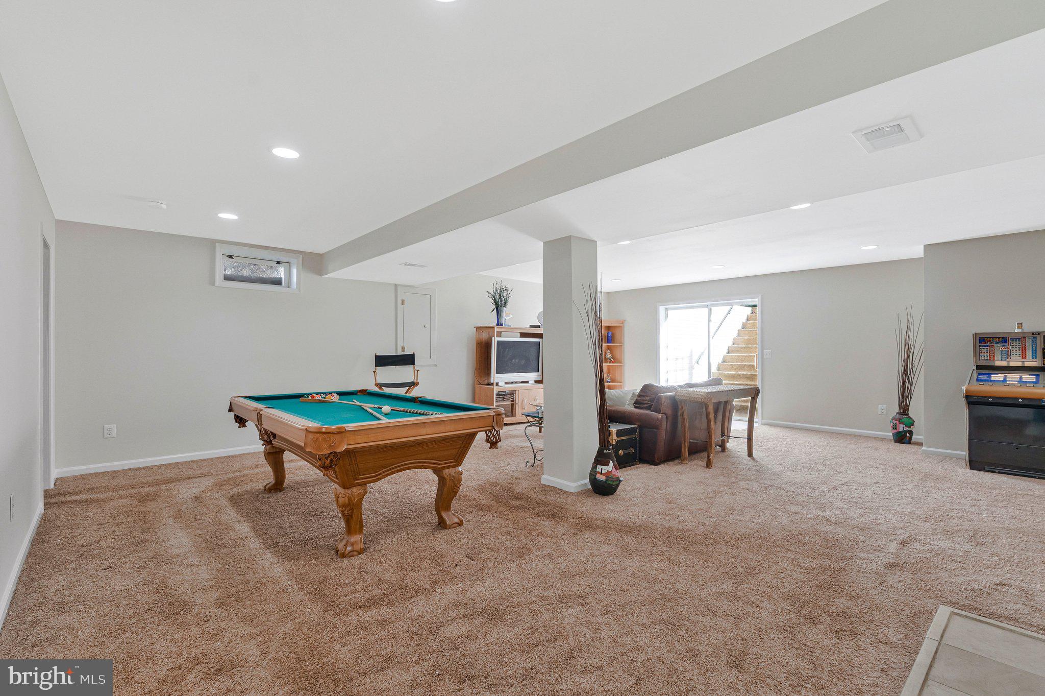 LOWES ISLAND/CASCADES - Residential