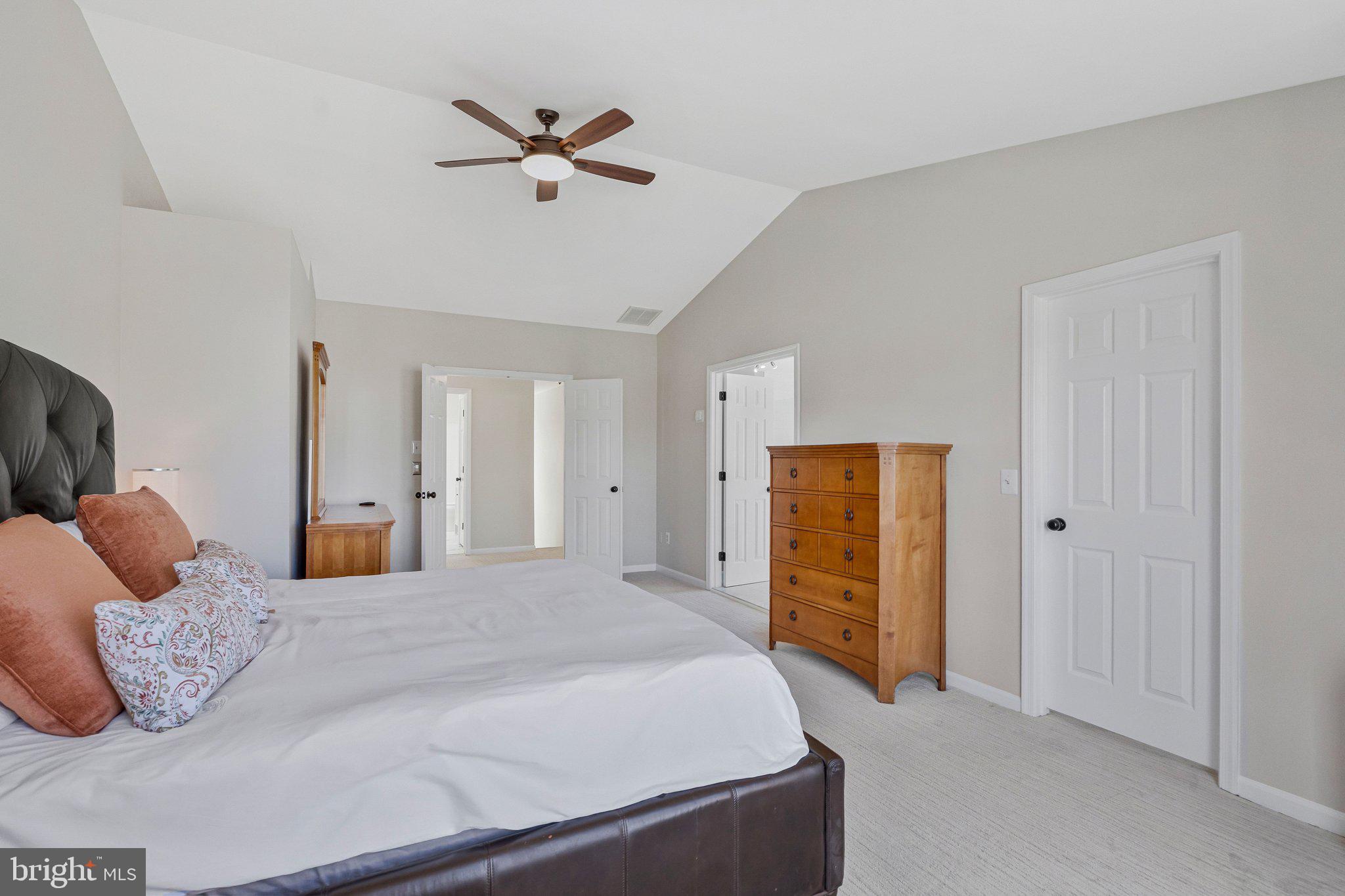 LOWES ISLAND/CASCADES - Residential