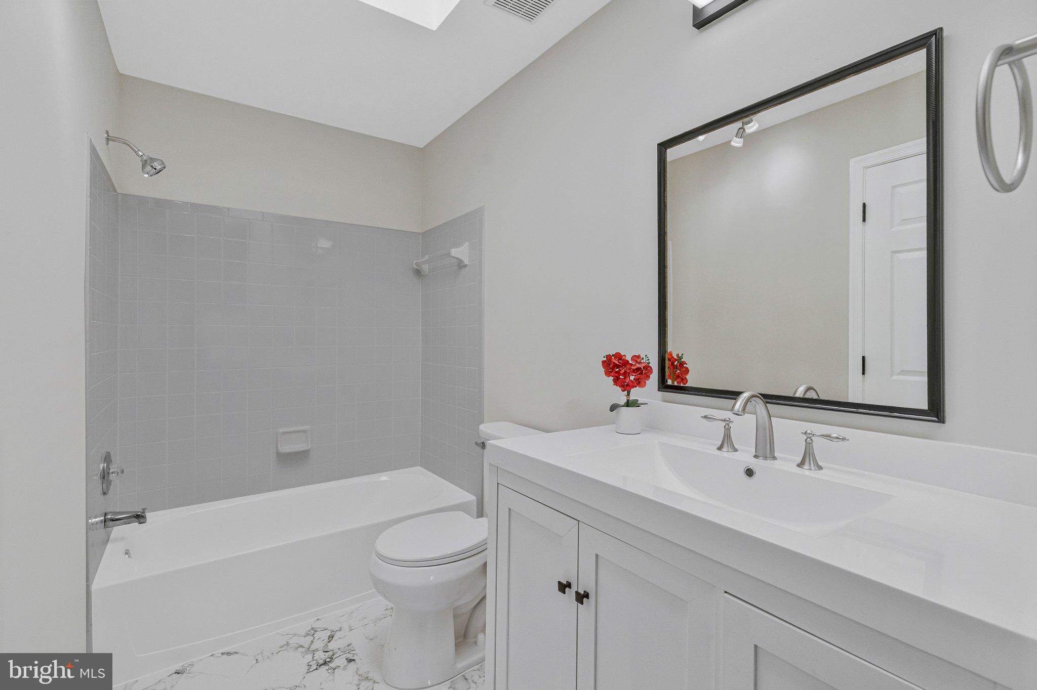 LOWES ISLAND/CASCADES - Residential