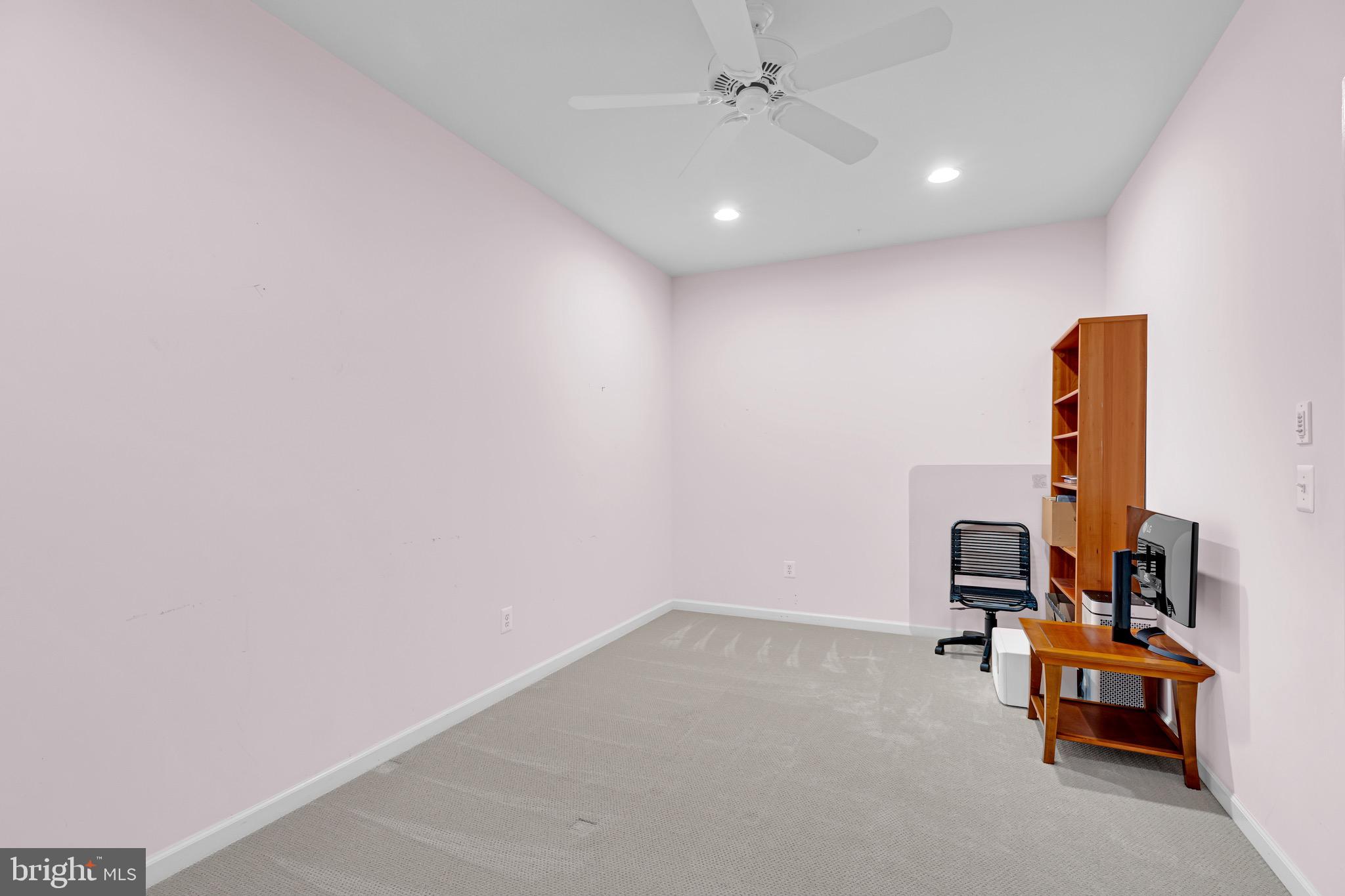 KENSINGTON MANOR - Residential