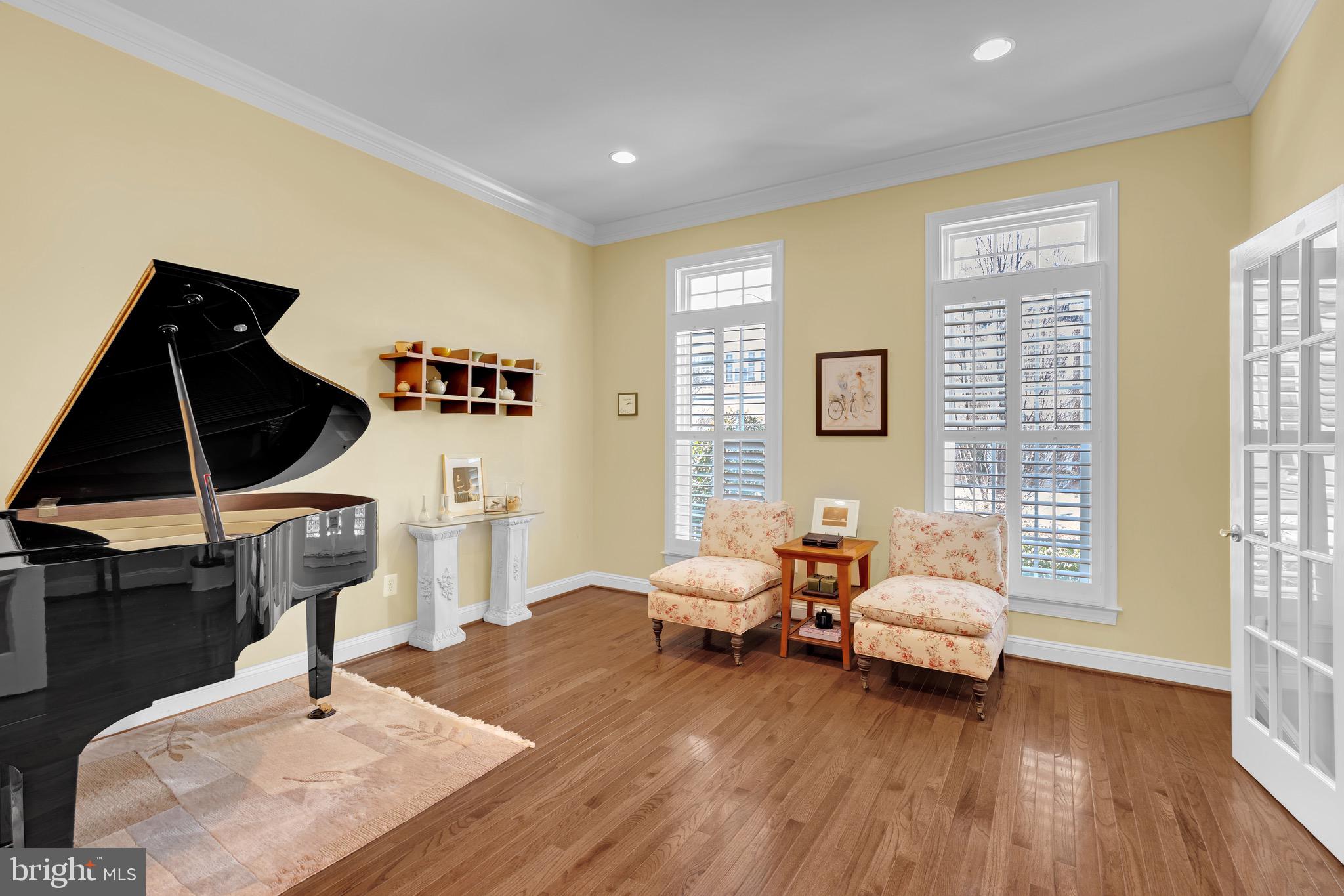 KENSINGTON MANOR - Residential