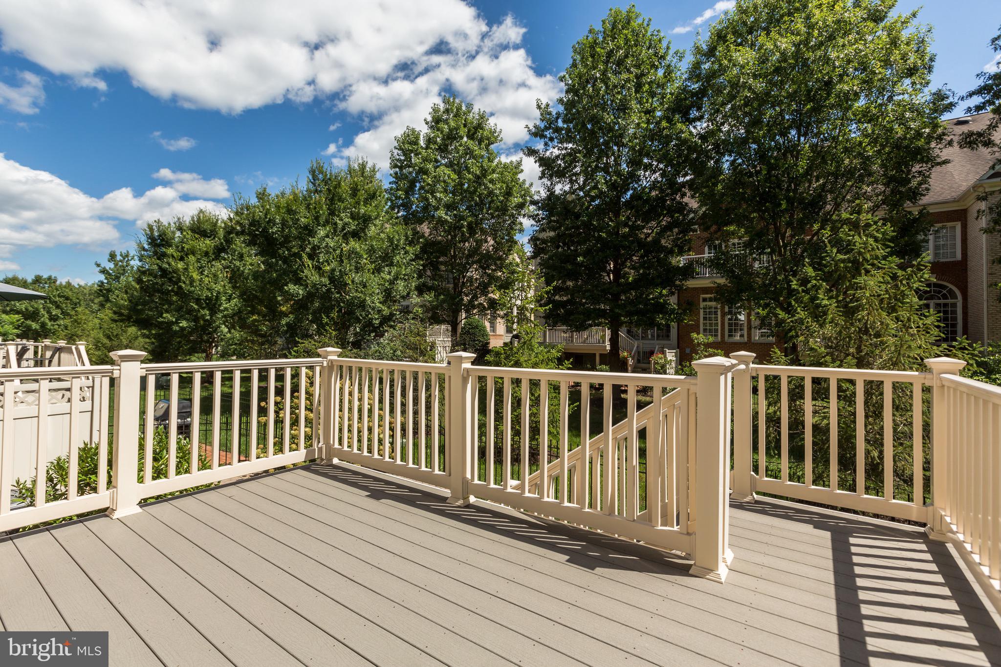 KENSINGTON MANOR - Residential