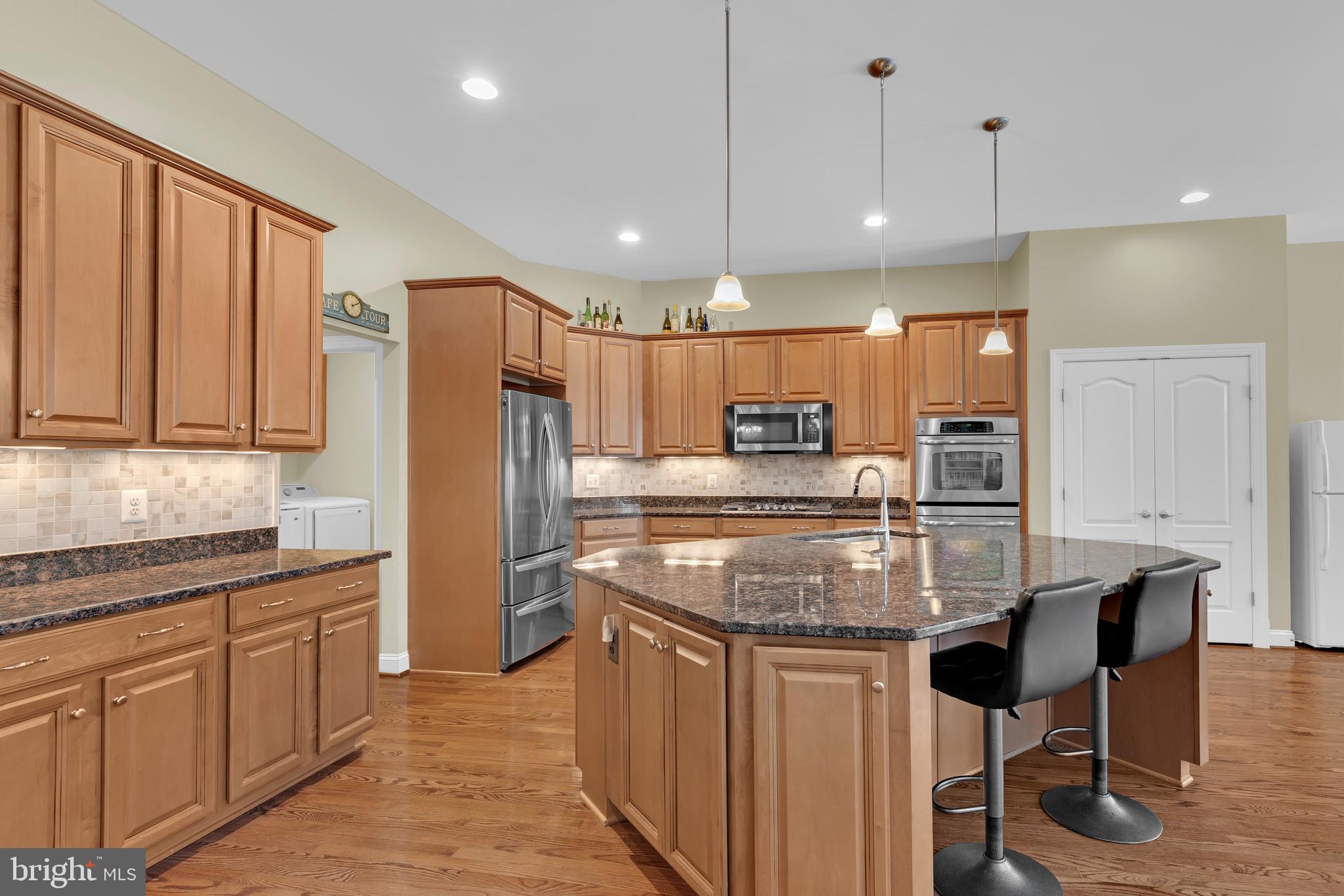 KENSINGTON MANOR - Residential