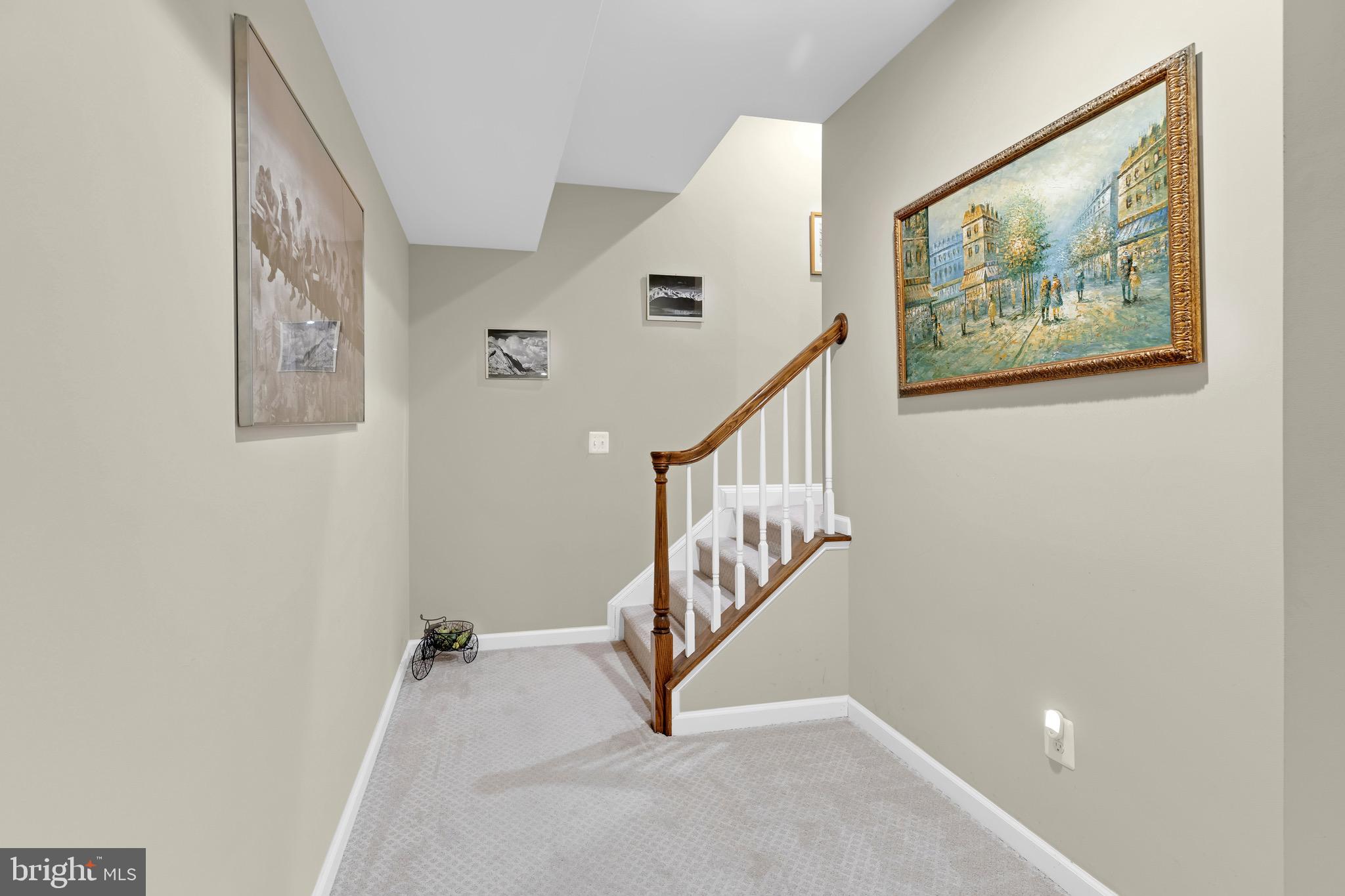 KENSINGTON MANOR - Residential