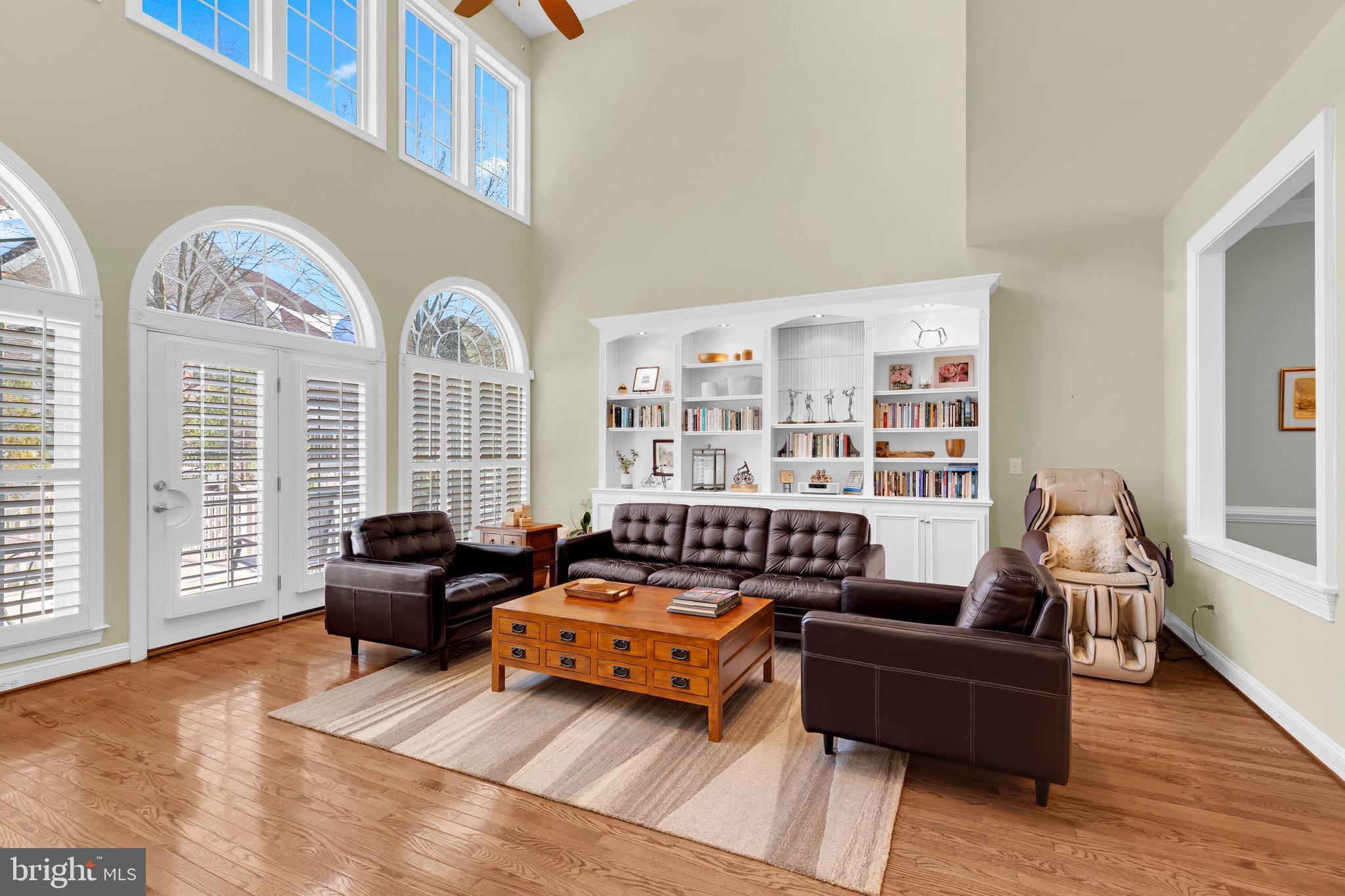 KENSINGTON MANOR - Residential