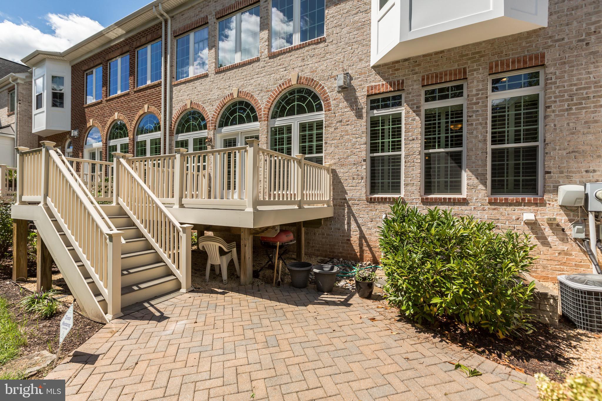 KENSINGTON MANOR - Residential