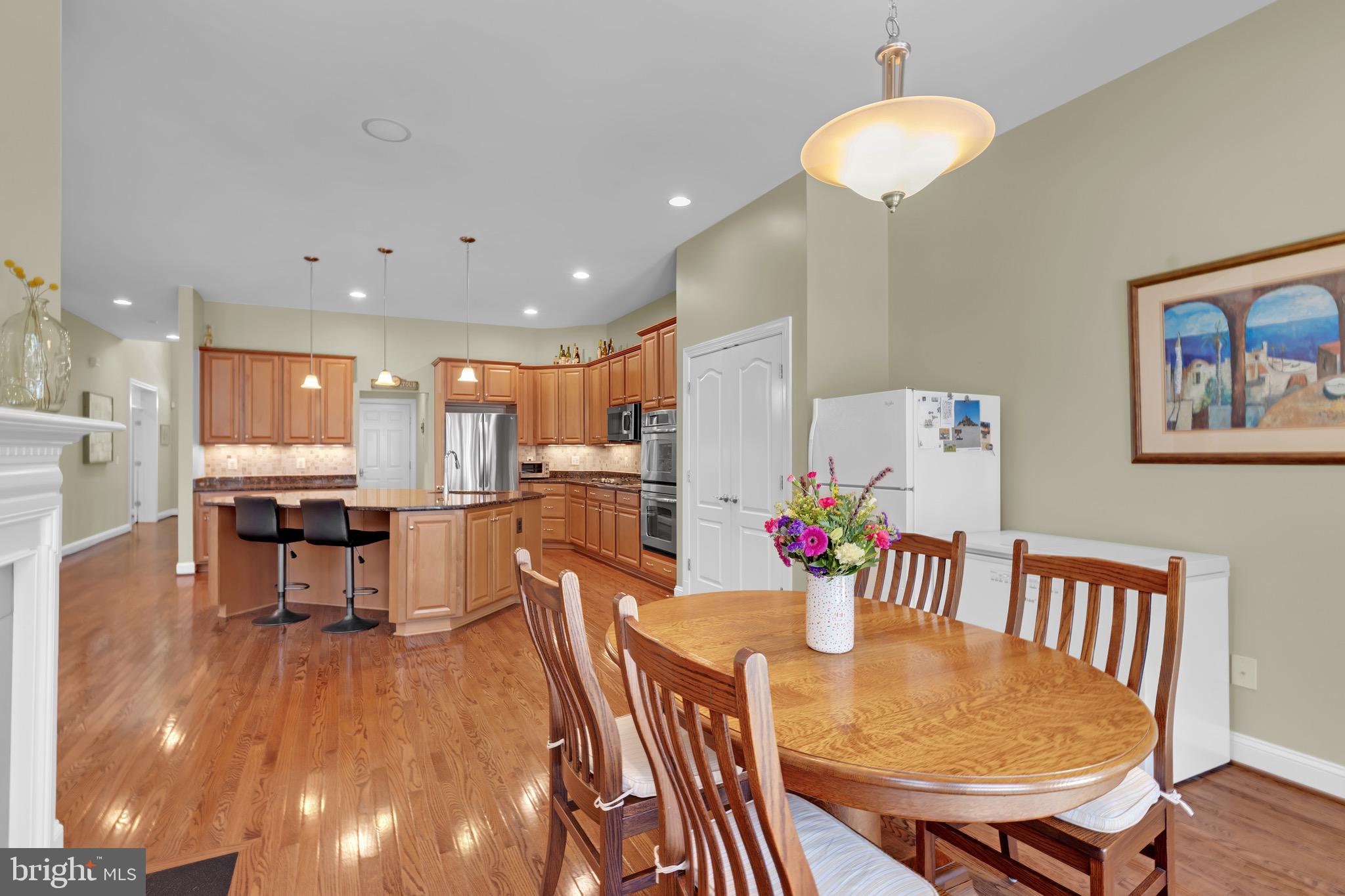 KENSINGTON MANOR - Residential