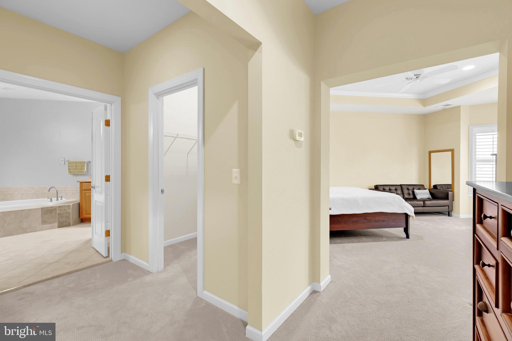 KENSINGTON MANOR - Residential