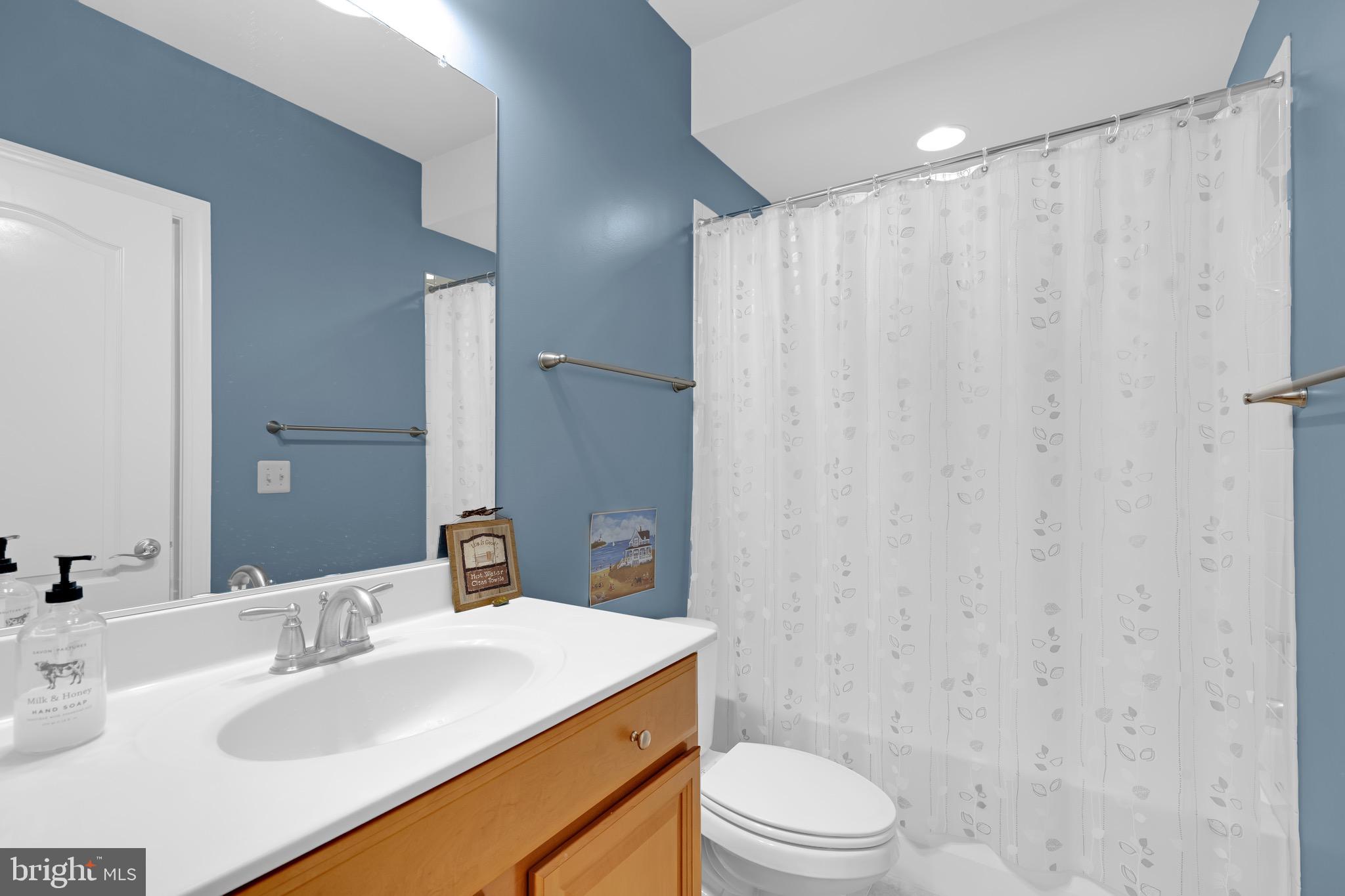 KENSINGTON MANOR - Residential