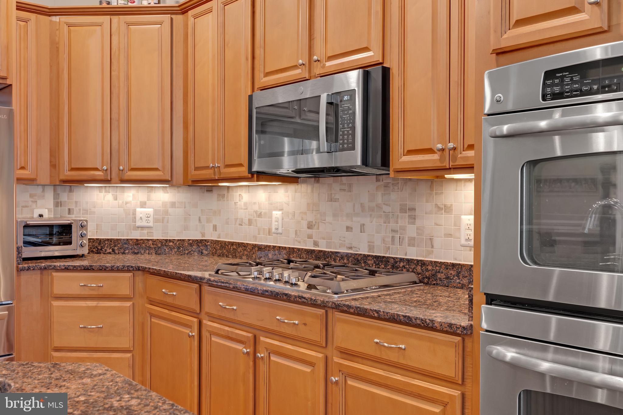 KENSINGTON MANOR - Residential