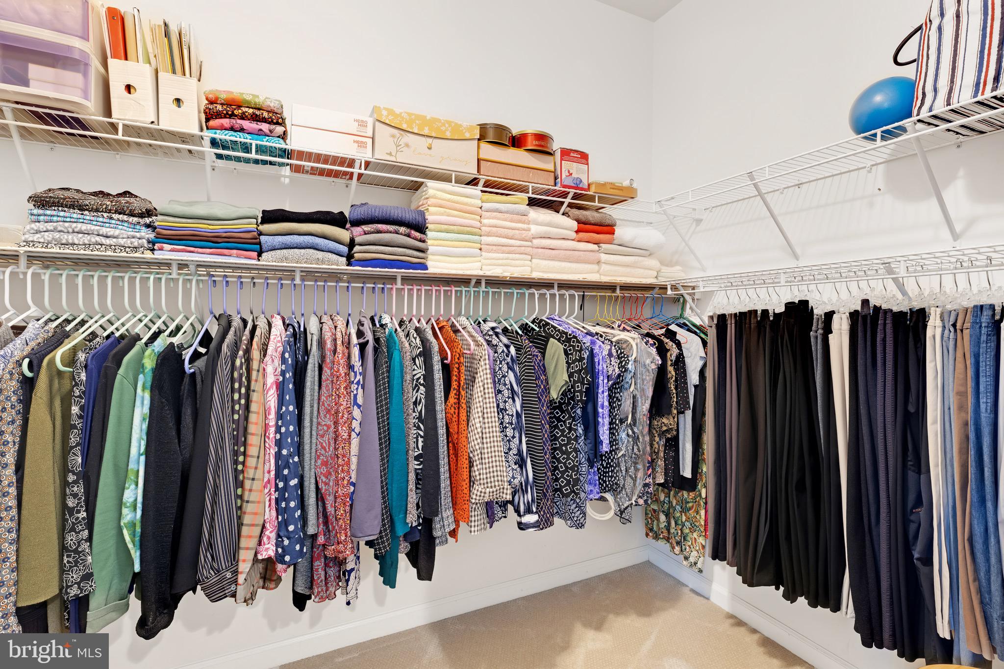 KENSINGTON MANOR - Residential