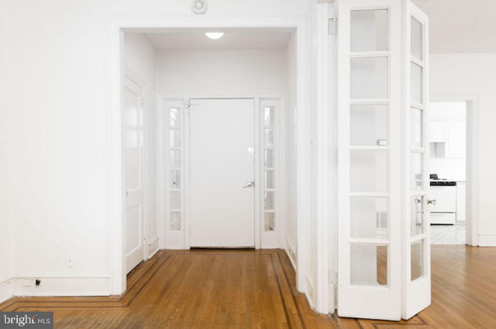 AVENUE OF THE ARTS - Residential Lease