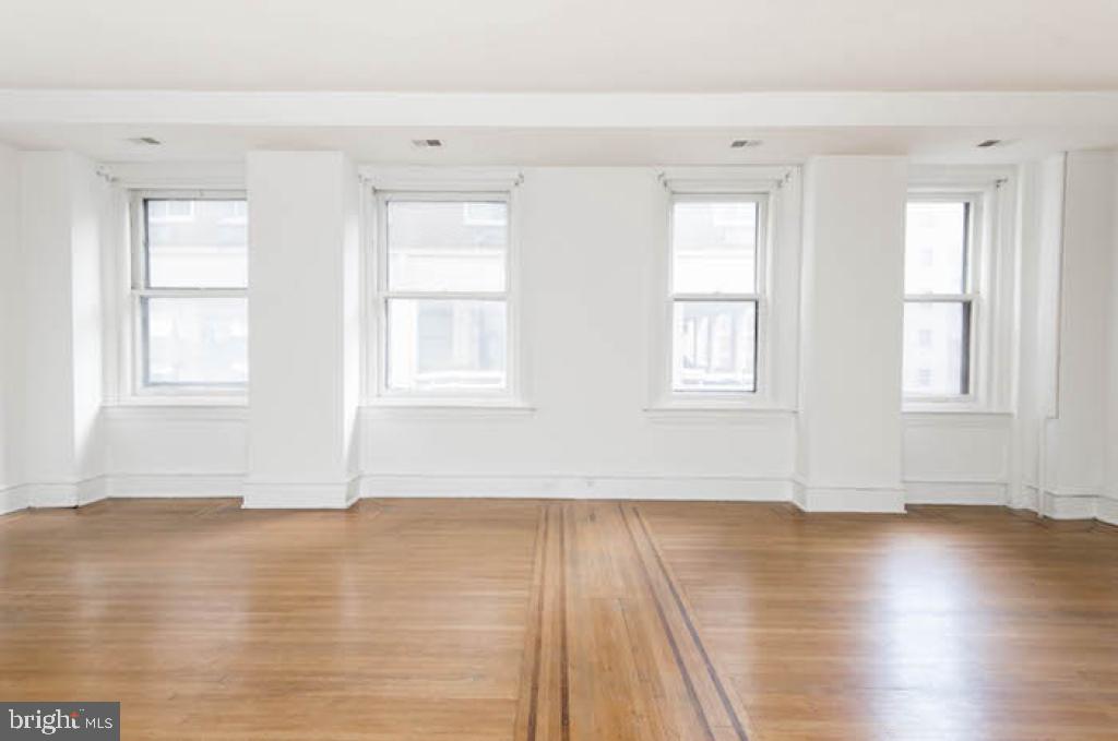 AVENUE OF THE ARTS - Residential Lease