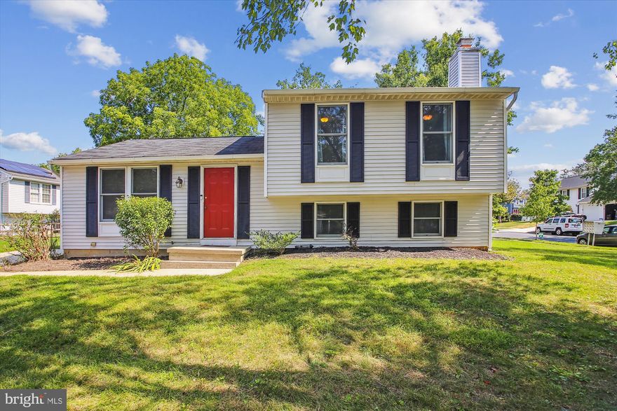 Great value!  Priced to sell!  Impressive  split level house on a corner level lot in a  cul-de-sac.  This 4-level property has lots of space inside and out - 3 Bedrooms and 3 full bathrooms.  Come and see the new carpets, newly painted walls, awesome deck and back yard.  The spacious family room on lower level has a fireplace, too.  By the way, this is one of the few homes in this neighborhood with a huge sub-basement level for extra storage/work room.  Spacious laundry room with entrance to a great backyard.  NO CPRA.  Minutes to shopping and restaurants and to Blandair Park!

OPEN HOUSE SUNDAY, September 29, 2022, 1:00 - 2:30 PM.

 You'll be glad to see this!