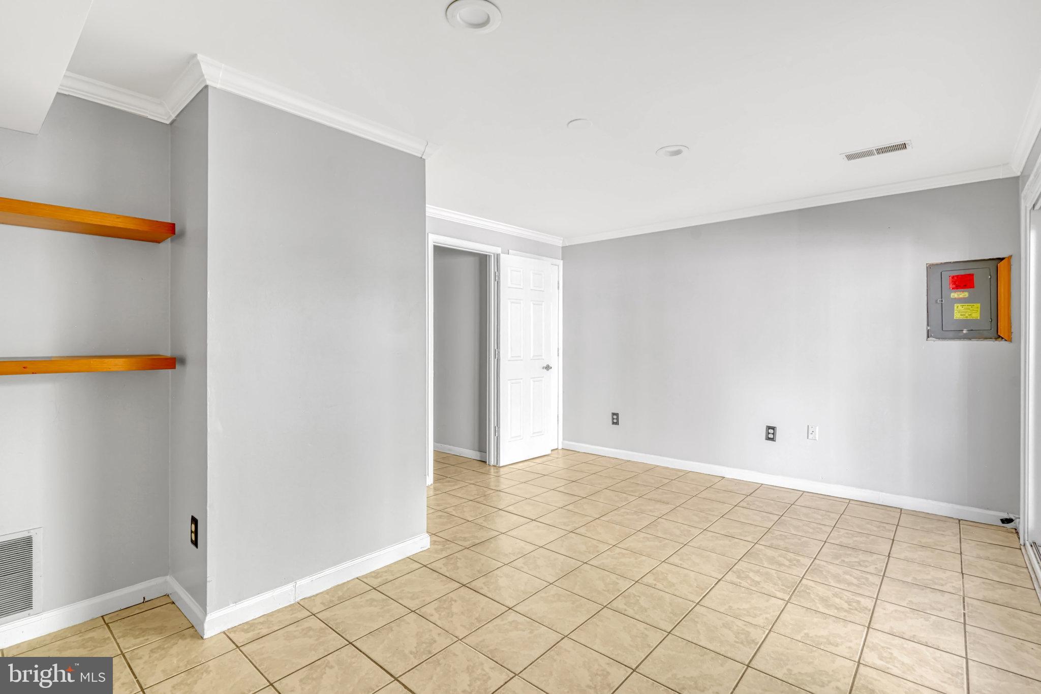 LONDON TOWN WEST - Residential