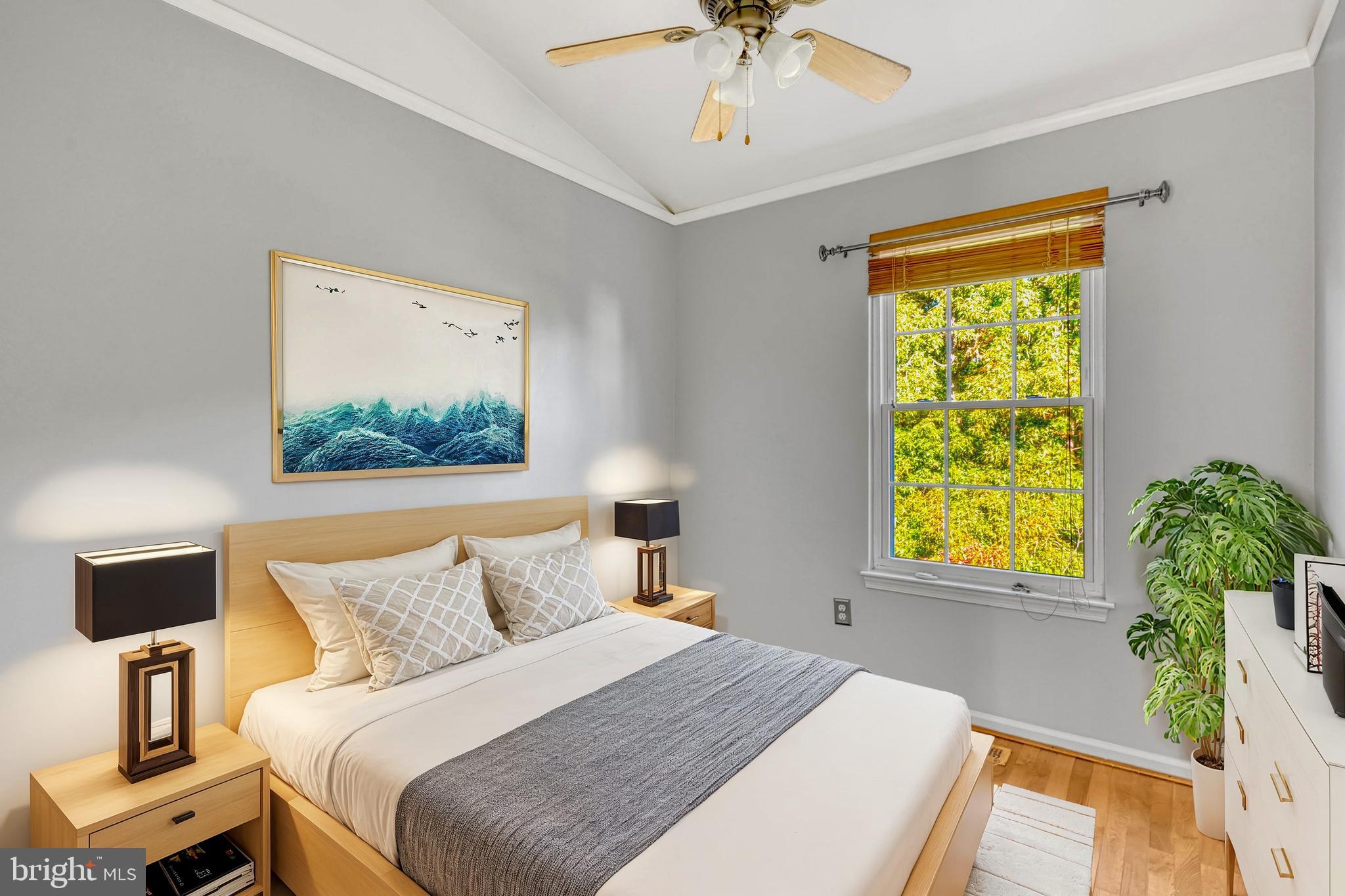 LONDON TOWN WEST - Residential