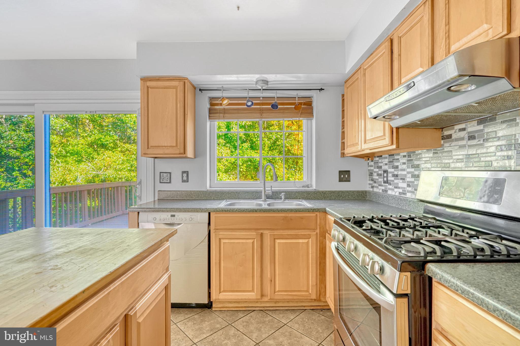 LONDON TOWN WEST - Residential