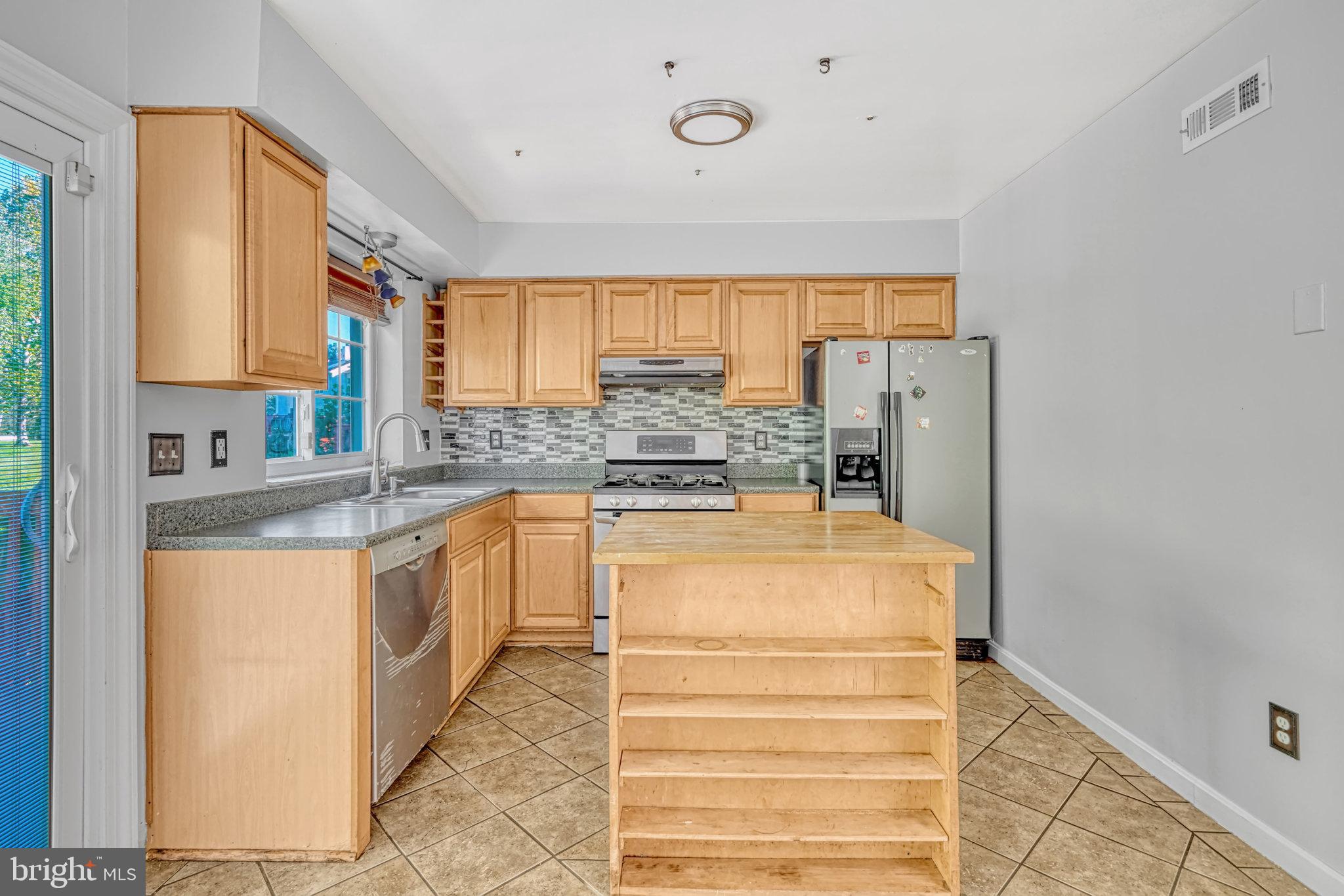 LONDON TOWN WEST - Residential