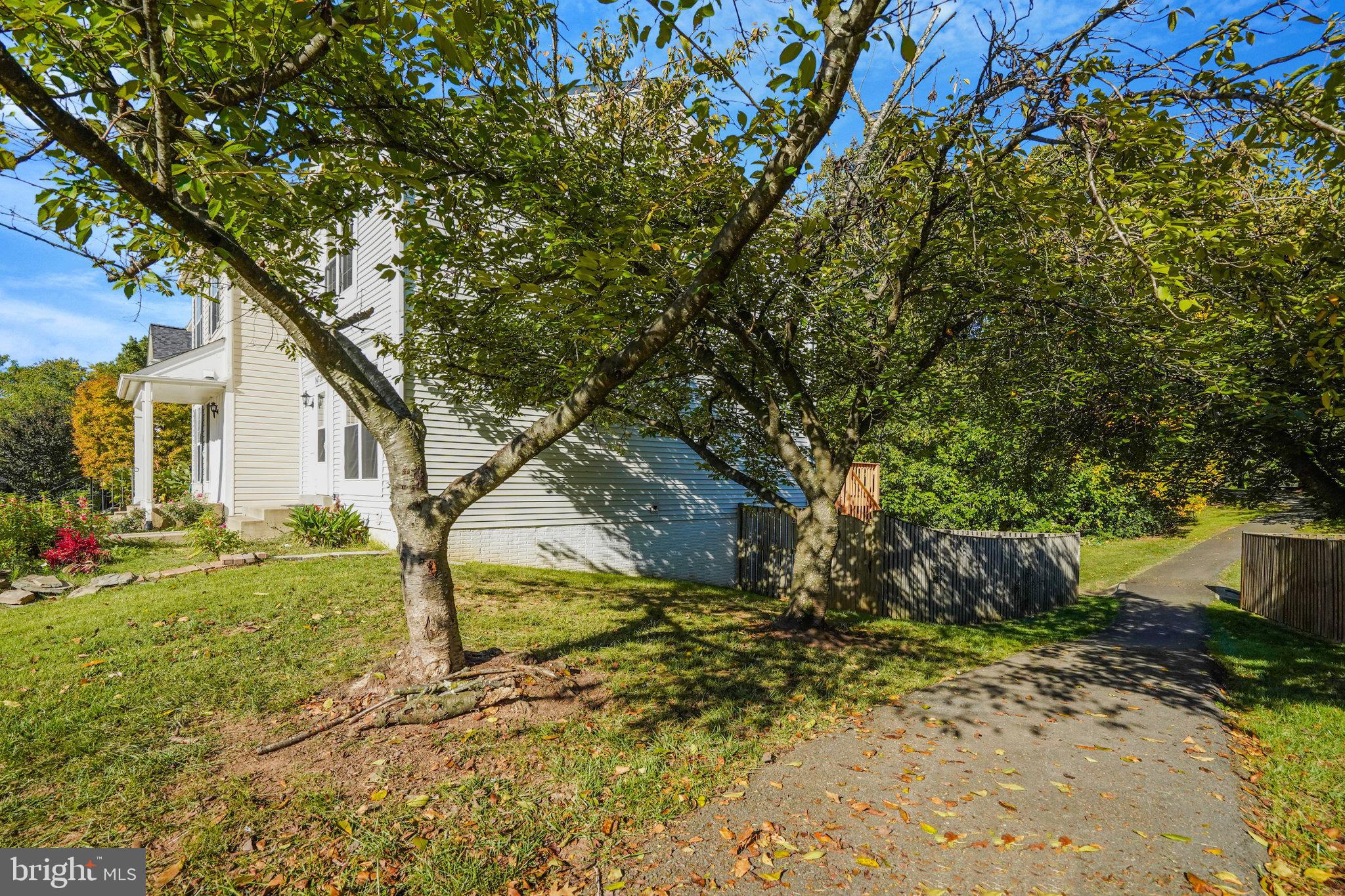 LONDON TOWN WEST - Residential