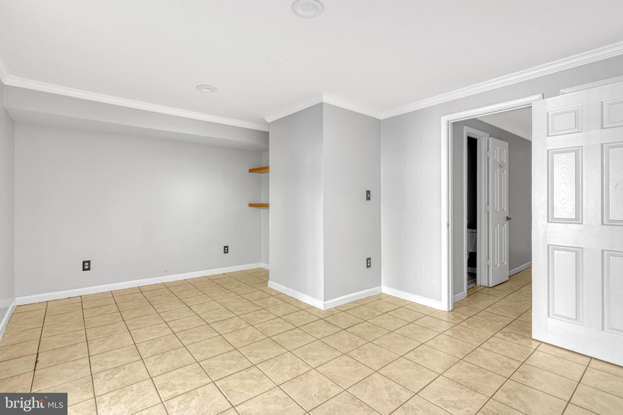 LONDON TOWN WEST - Residential