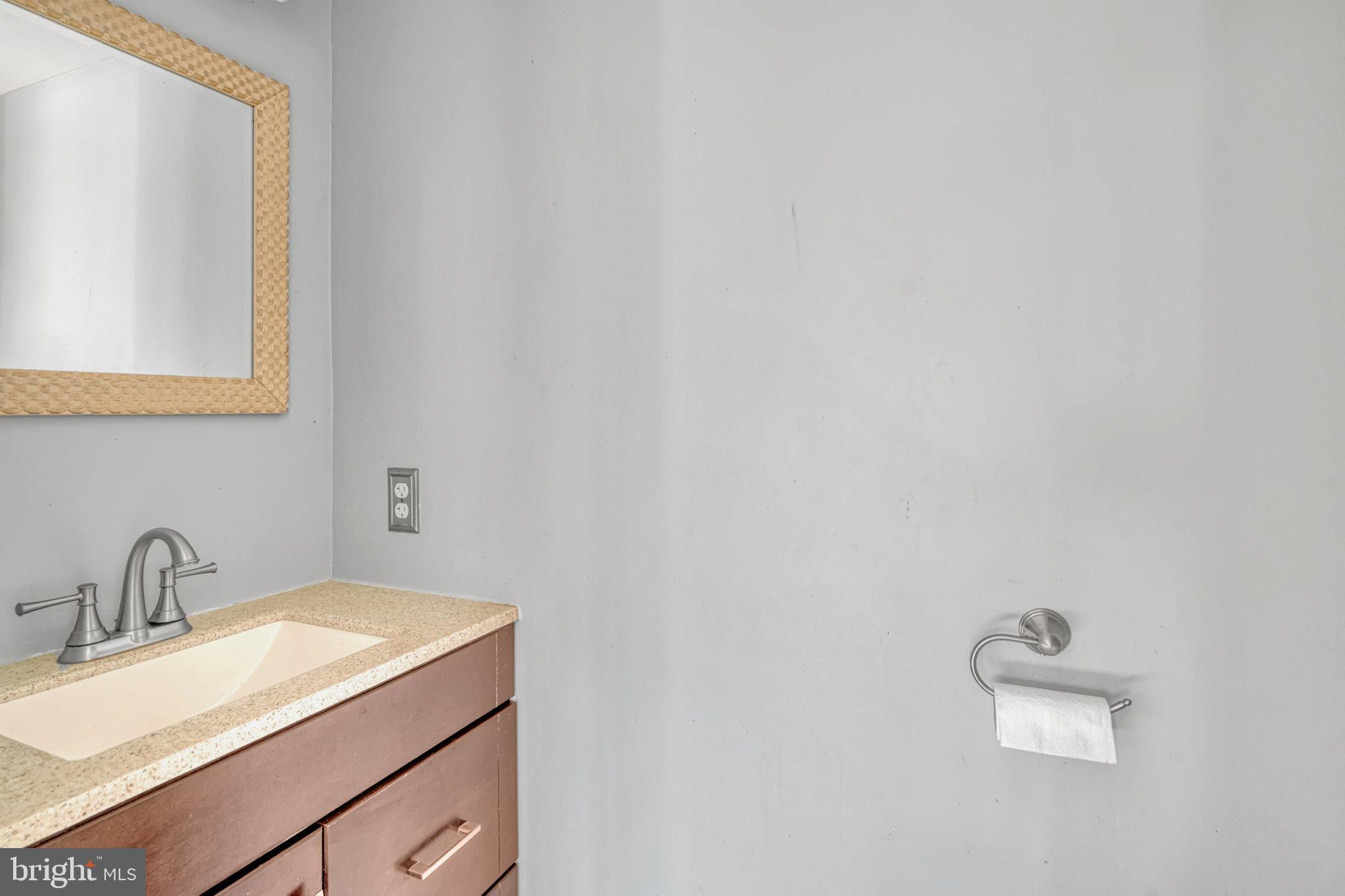 LONDON TOWN WEST - Residential