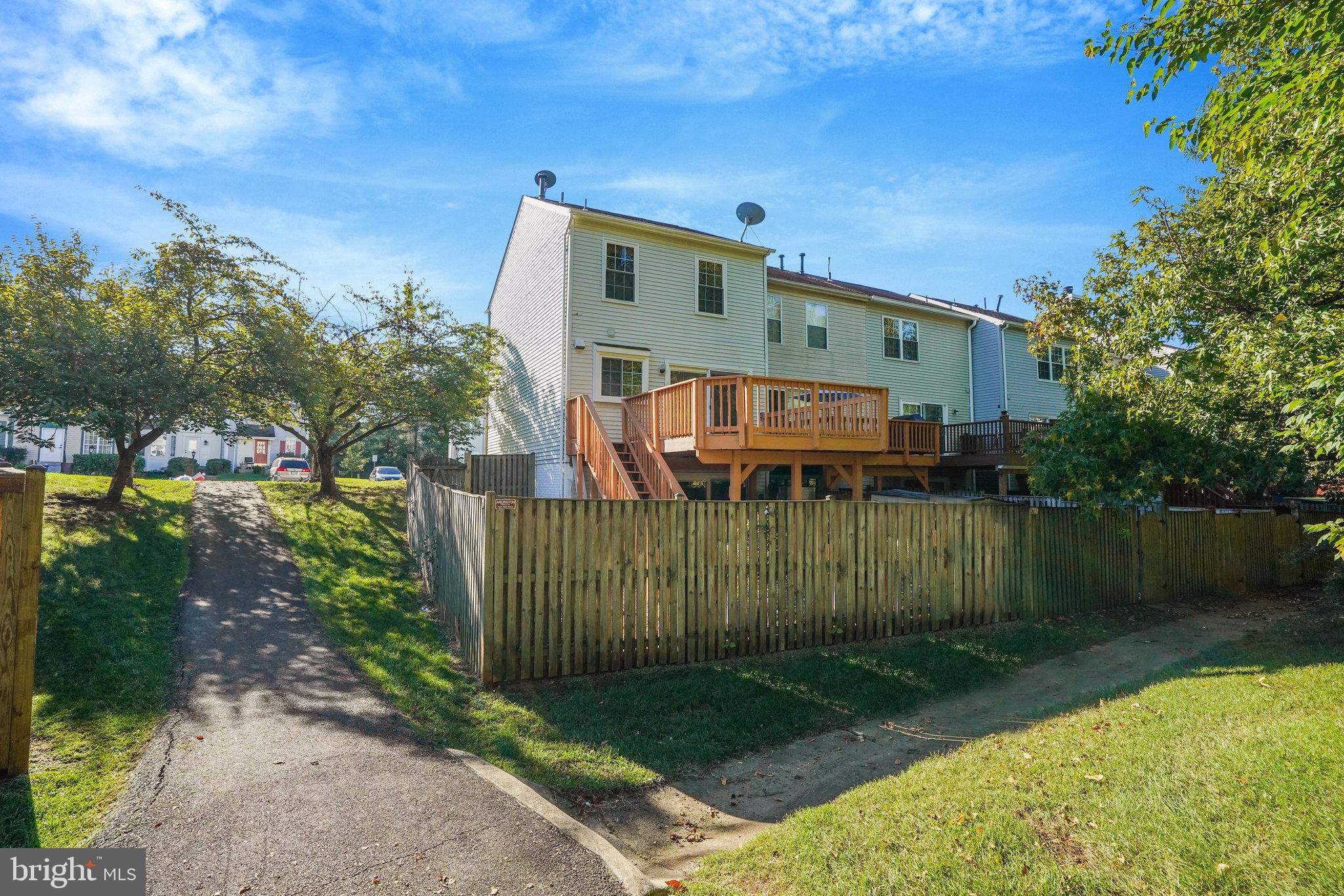 LONDON TOWN WEST - Residential