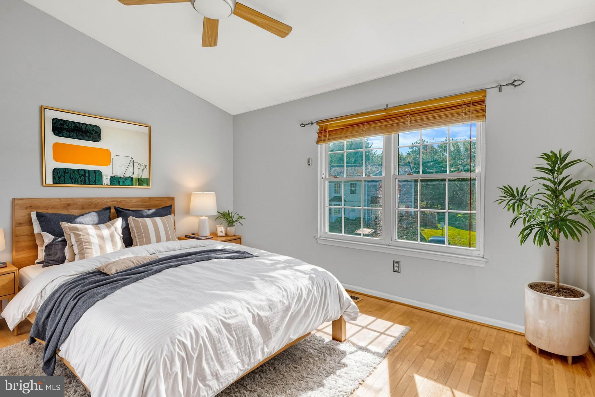 LONDON TOWN WEST - Residential