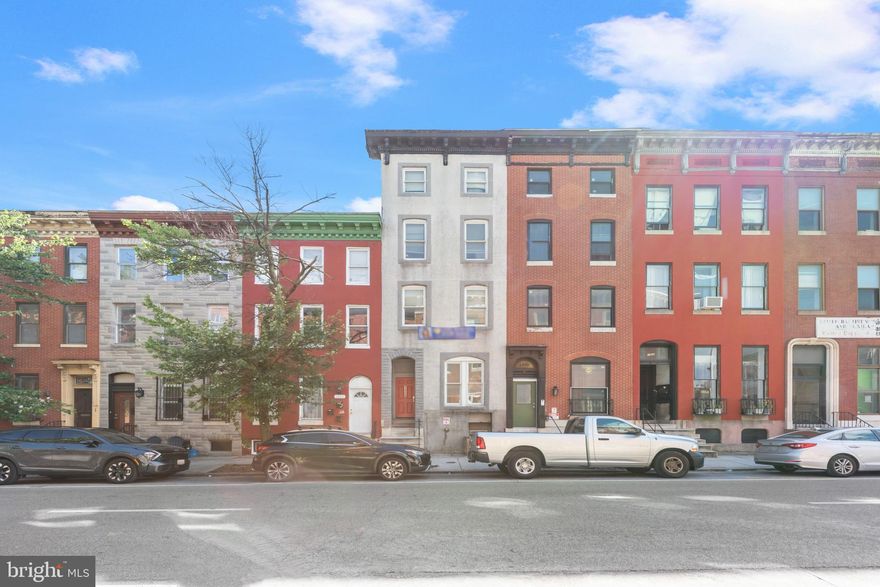 This is an amazing opportunity to own a 4 unit, all legal rental property to add to your portfolio. These units are all updated with WASHER DRYER IN UNIT, all super spacious and light filled. The property is being sold as-is but is a huge value to whomever scoops this up. The building is totally vacant so new owner can find their own tenants and get market rent.

Property had sprinkler system. Bring a flashlight - electricity is off.