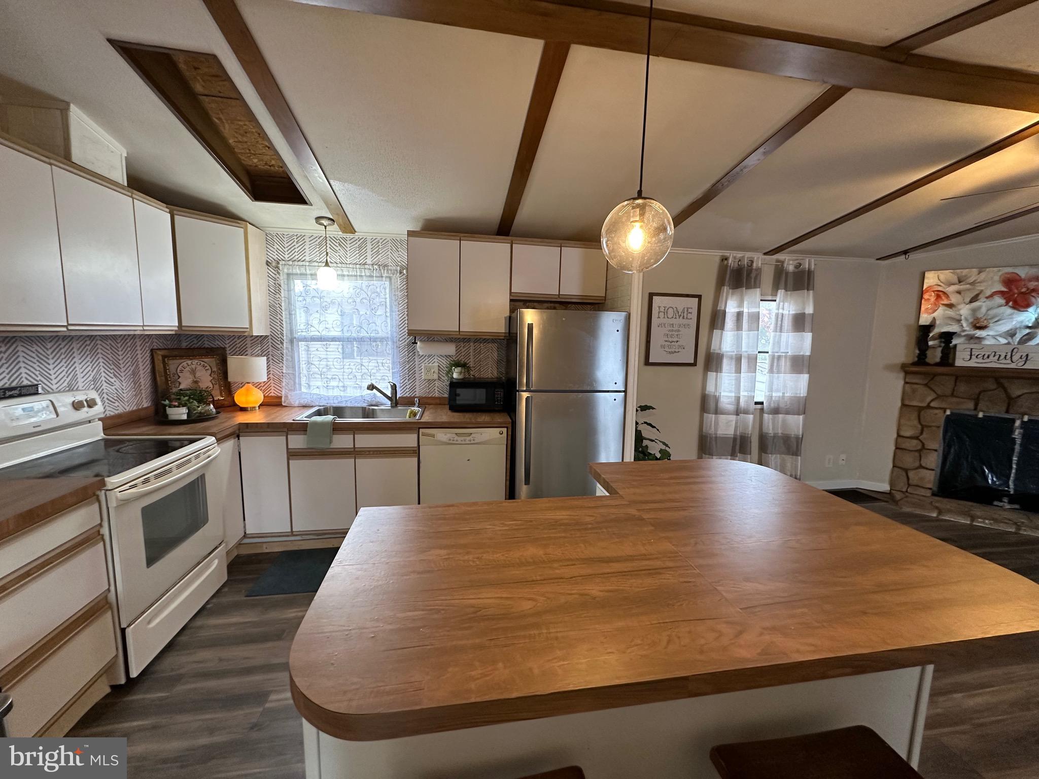 WILLIAMS ESTATES - Residential