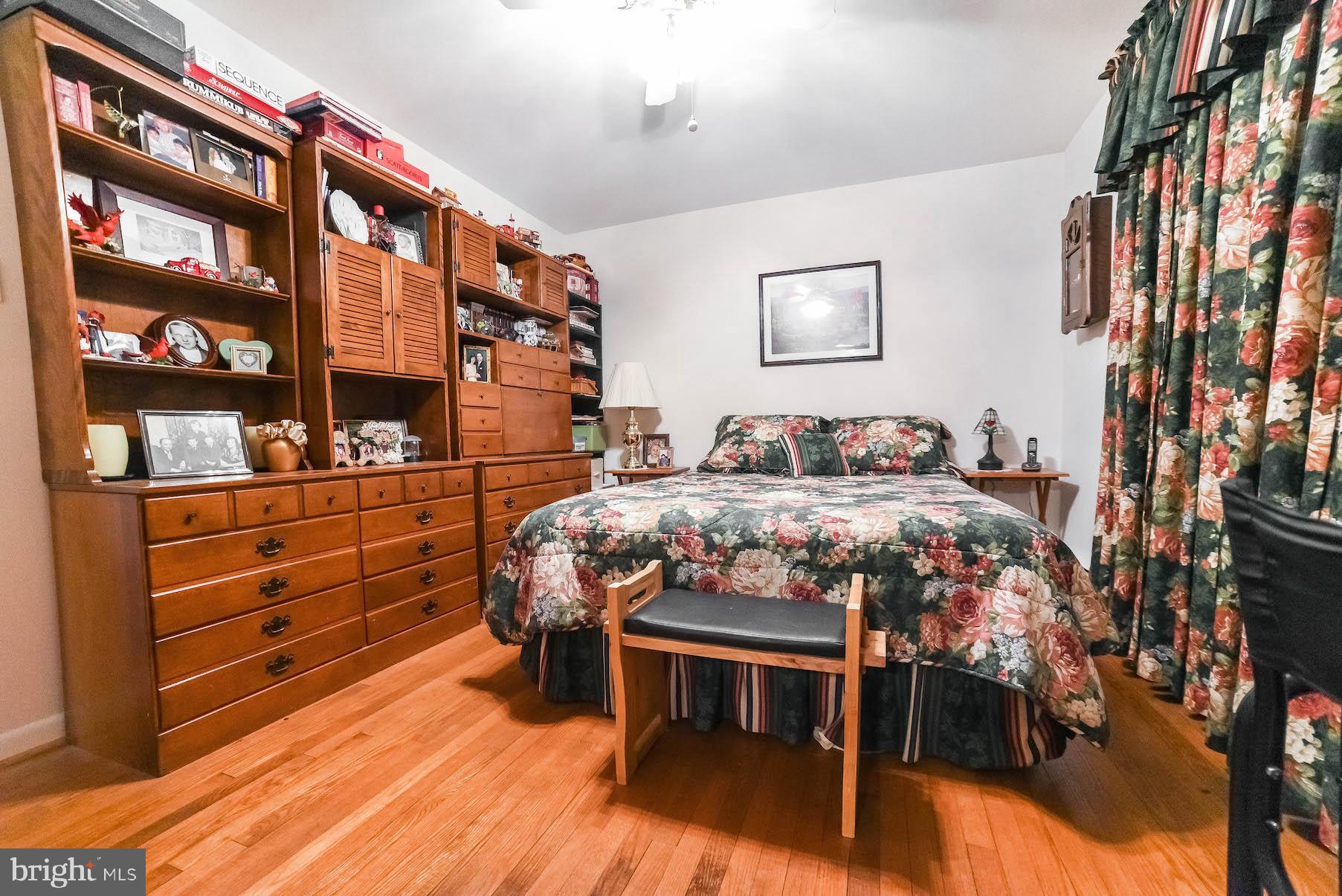 GOLDEN BEACH - Residential