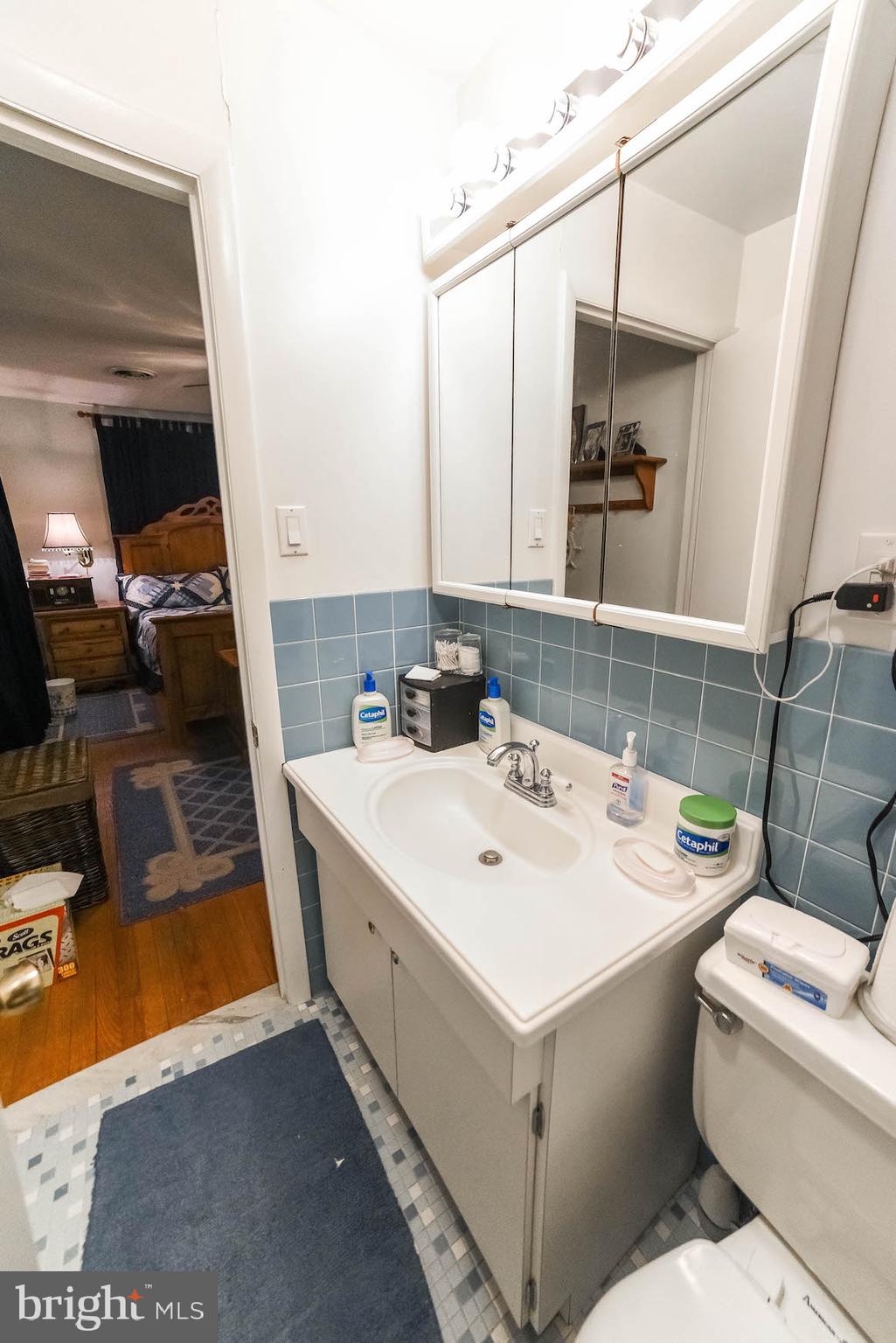 GOLDEN BEACH - Residential