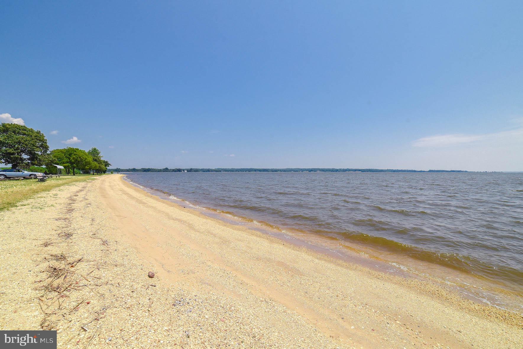 GOLDEN BEACH - Residential