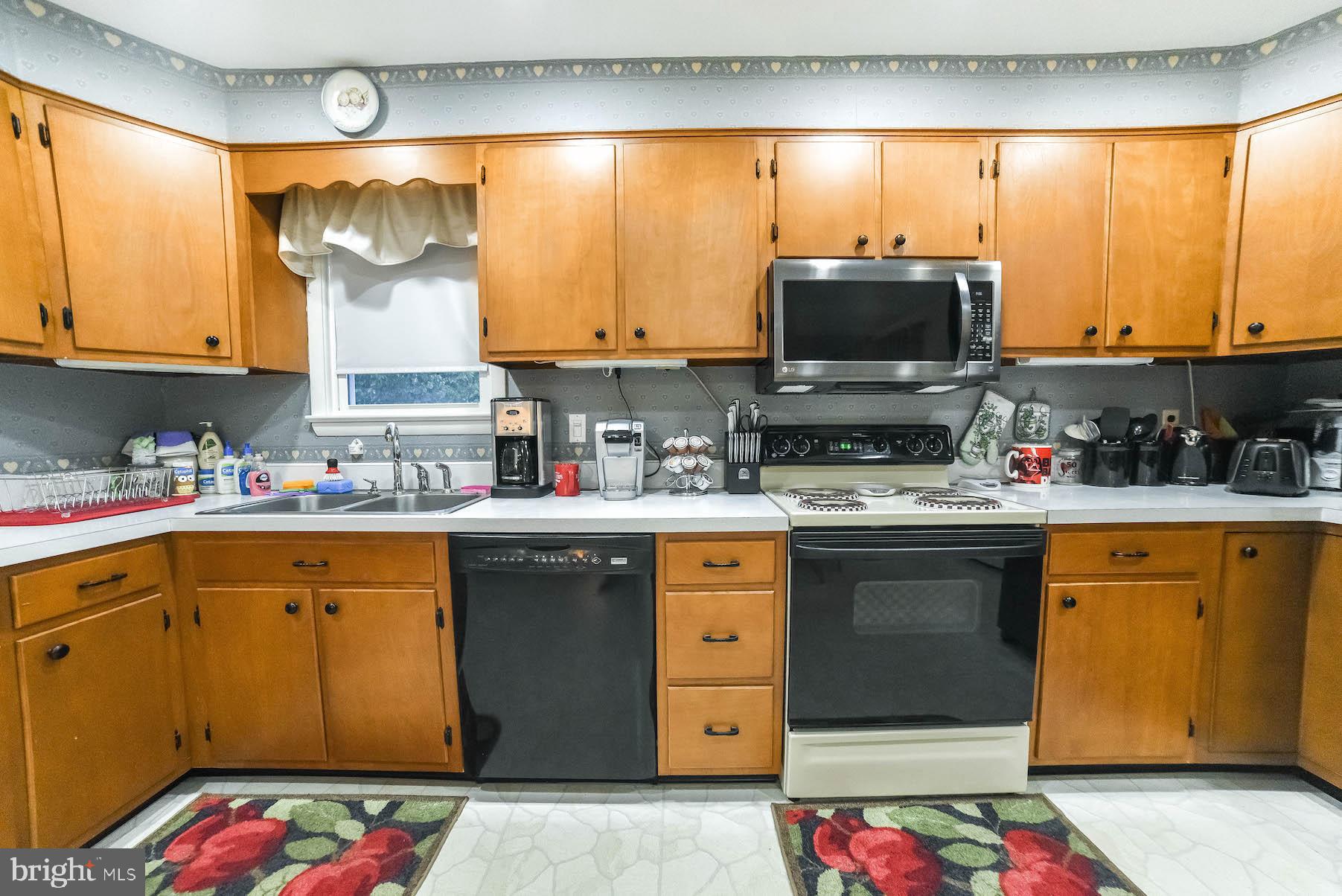 GOLDEN BEACH - Residential