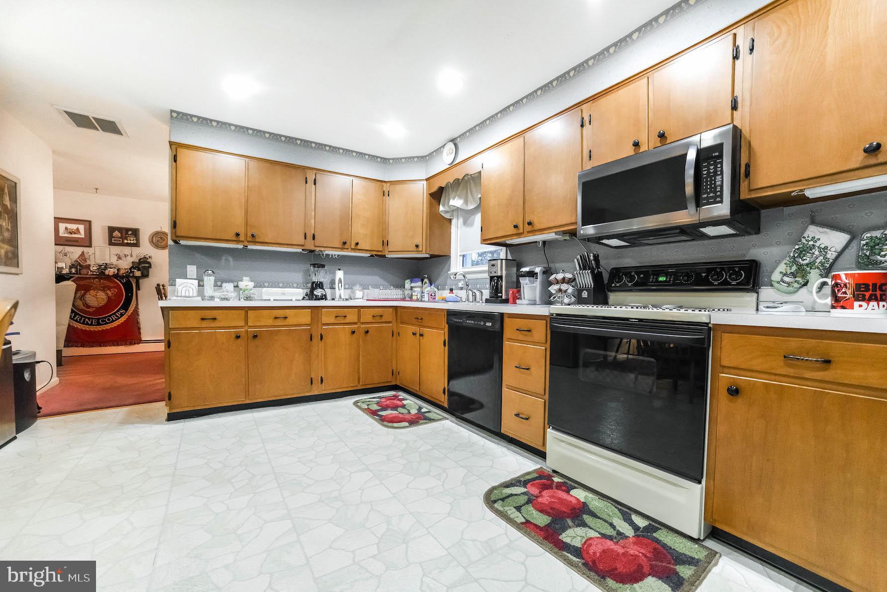 GOLDEN BEACH - Residential