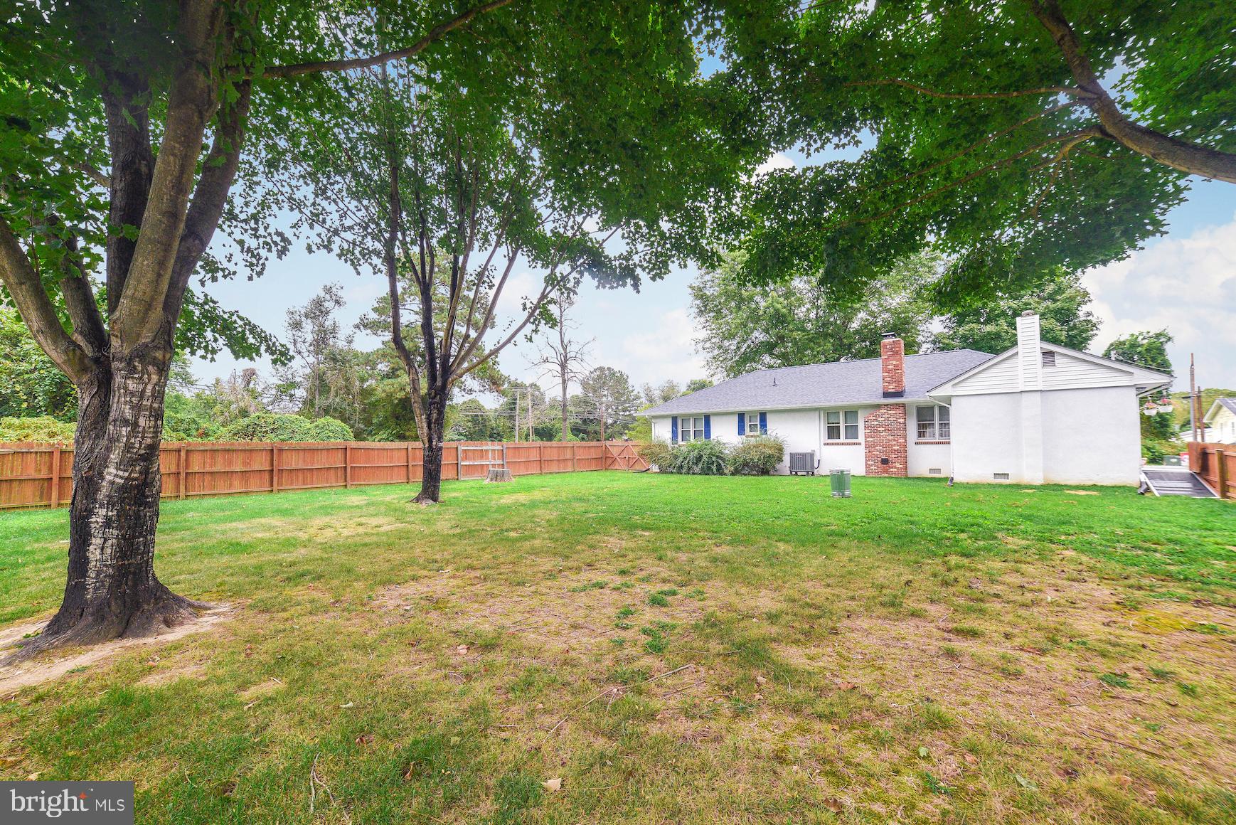 GOLDEN BEACH - Residential