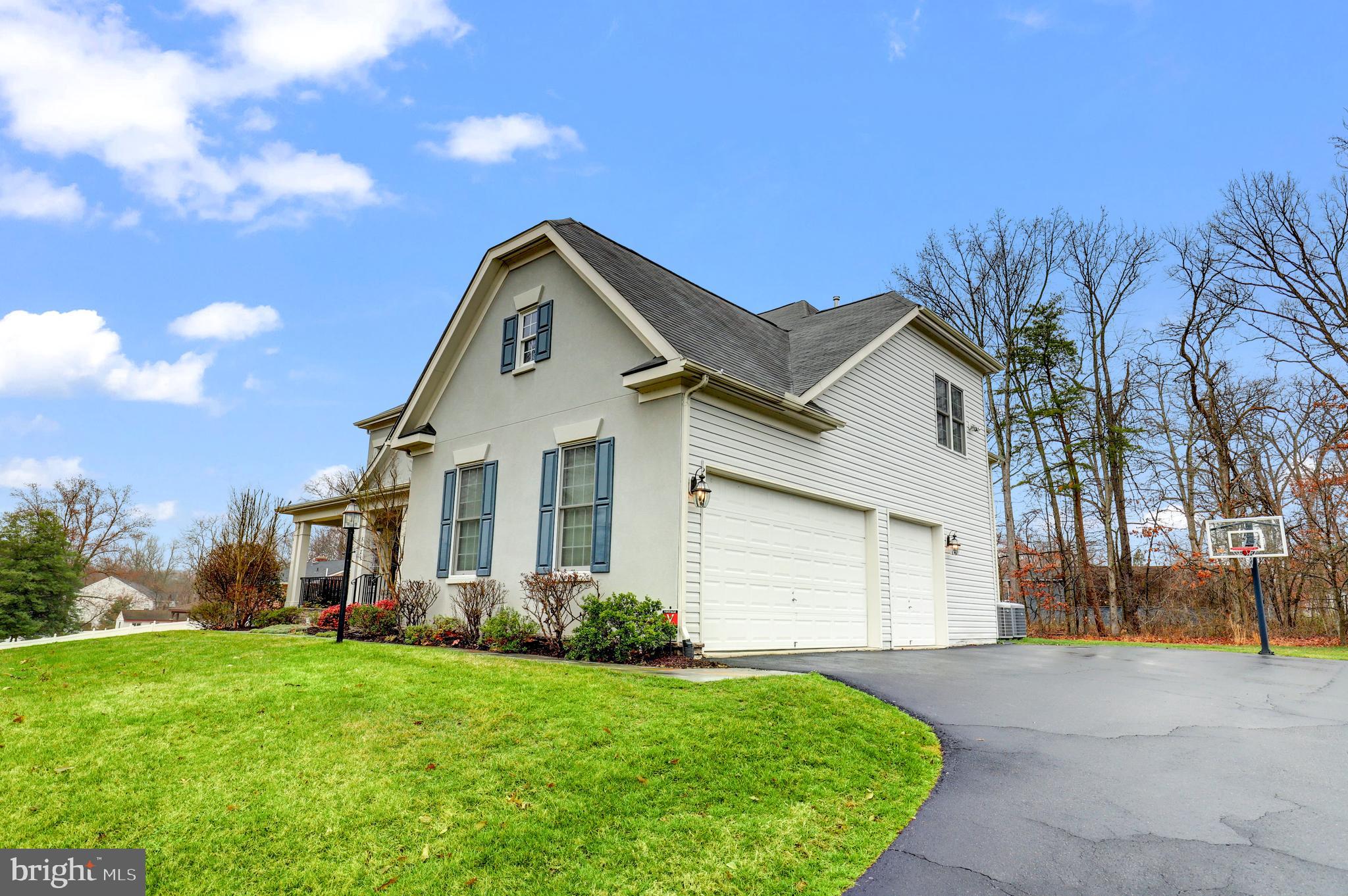 LAUREL OVERLOOK - Residential