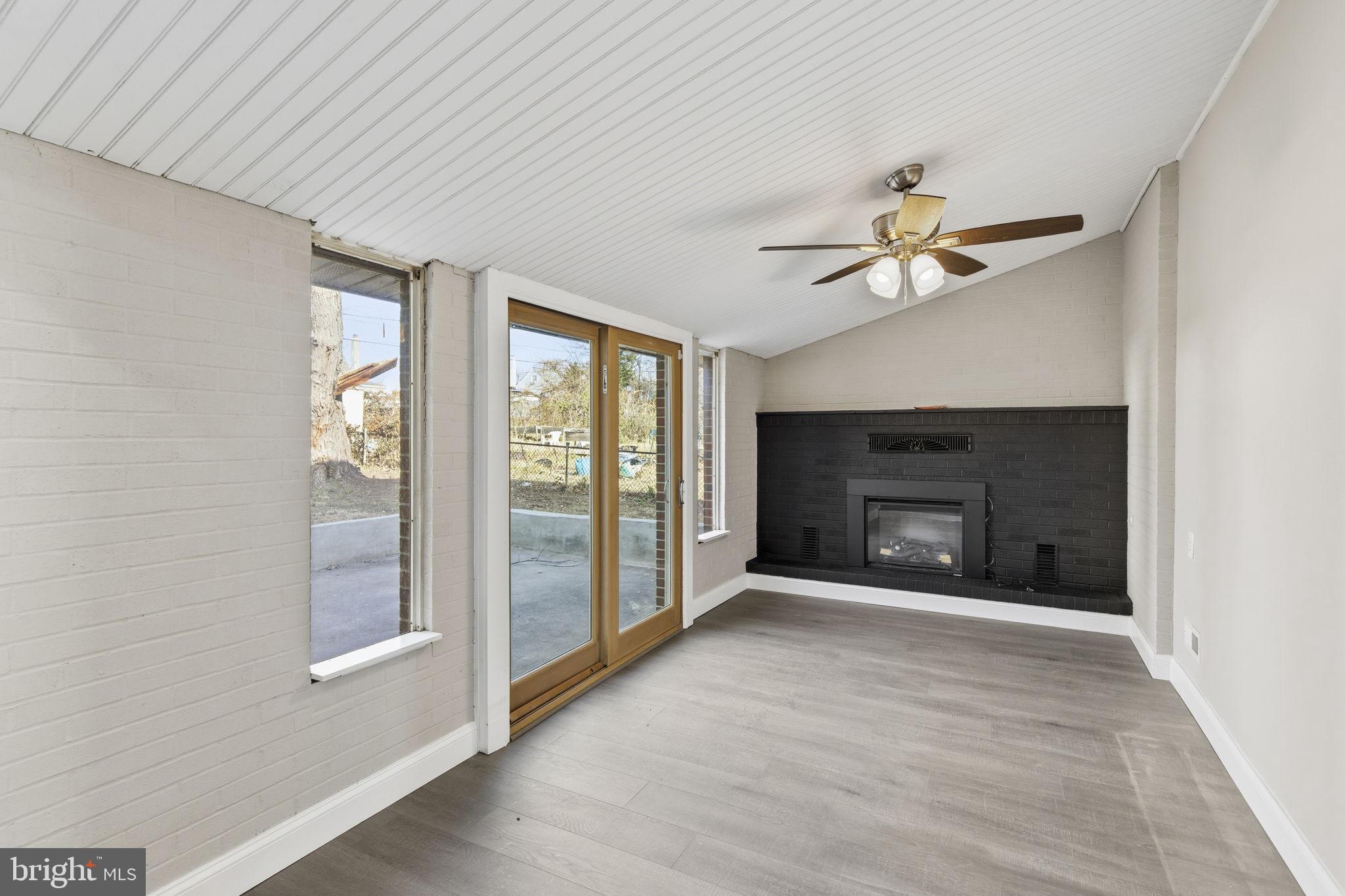 BROOKVIEW - Residential