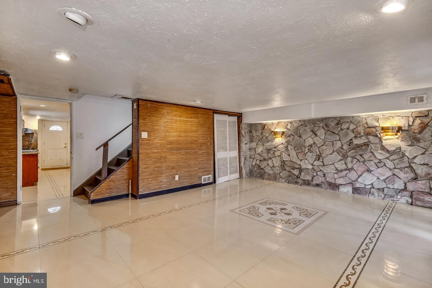 PHILMONT HEIGHTS - Residential